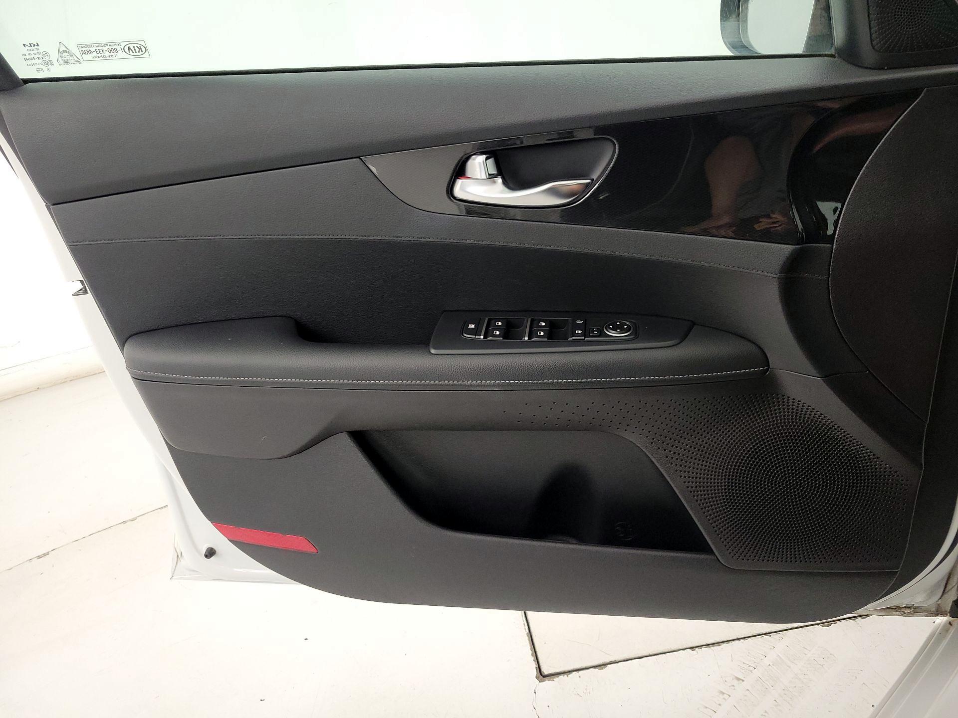 Thumbnail: 2021 Kia Forte - 12