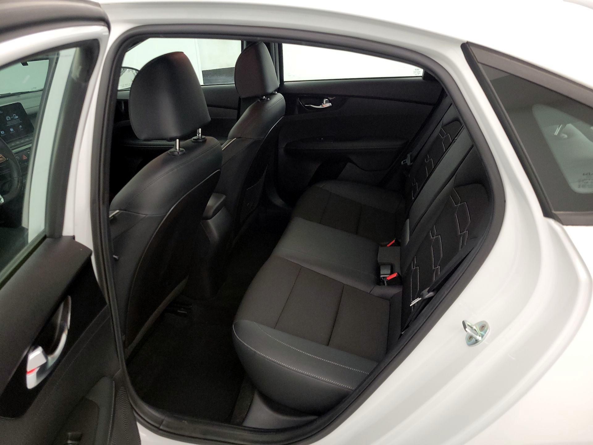 Thumbnail: 2021 Kia Forte - 19
