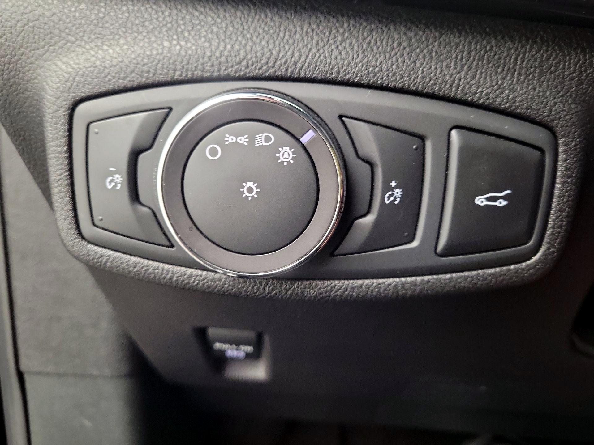 Thumbnail: 2019 Lincoln MKC - 13