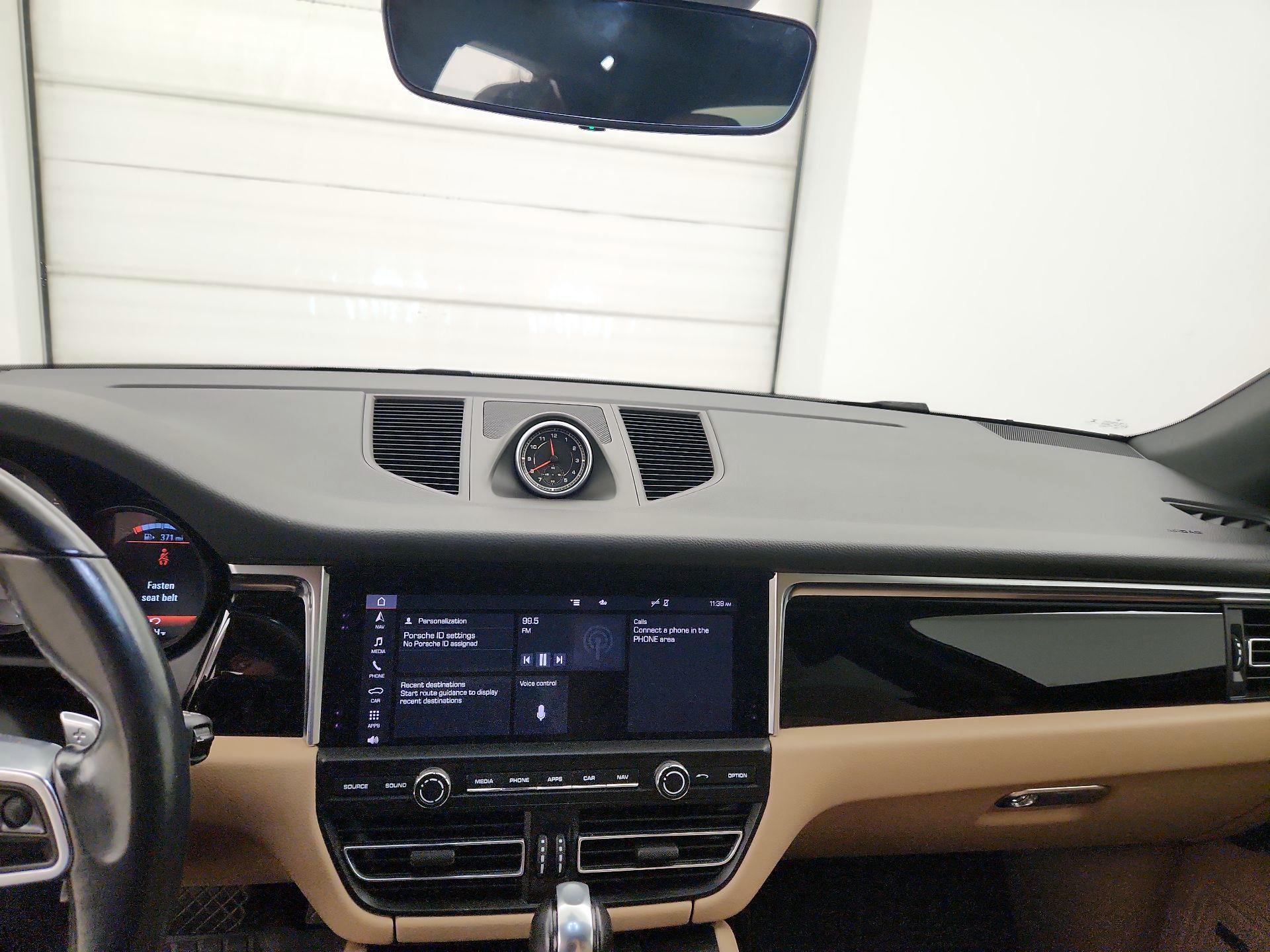 Thumbnail: 2020 Porsche Macan - 9
