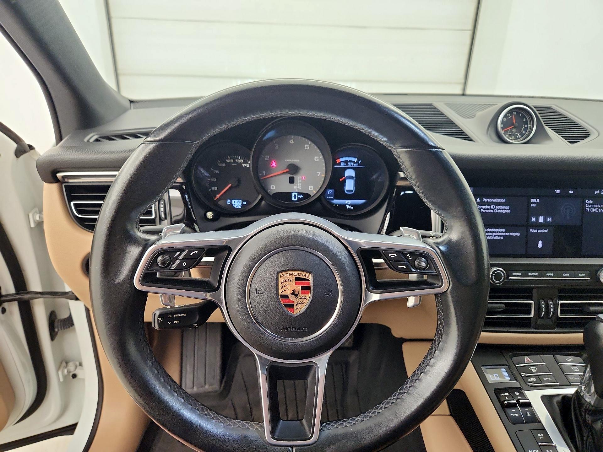 Thumbnail: 2020 Porsche Macan - 10