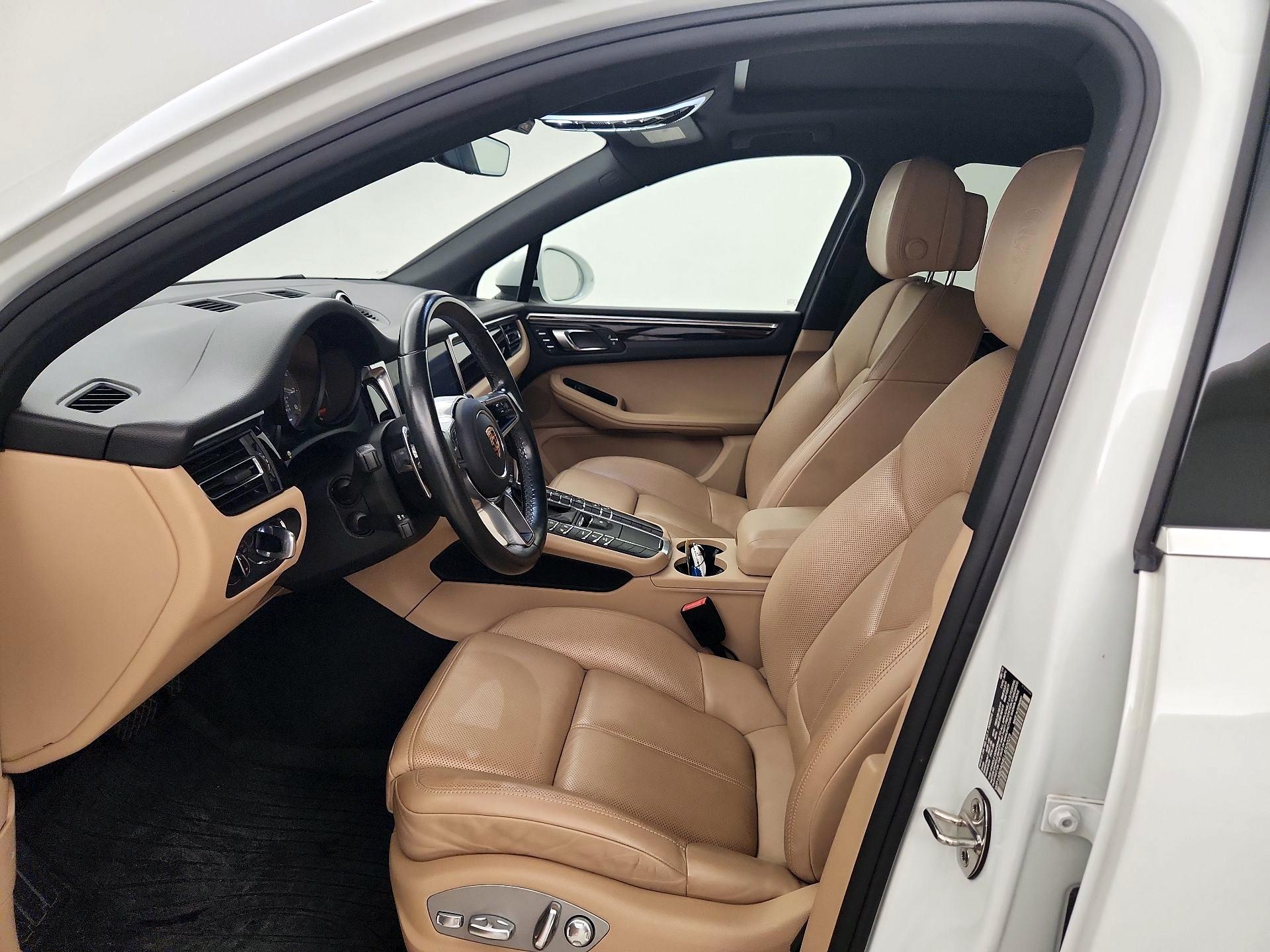 Thumbnail: 2020 Porsche Macan - 11
