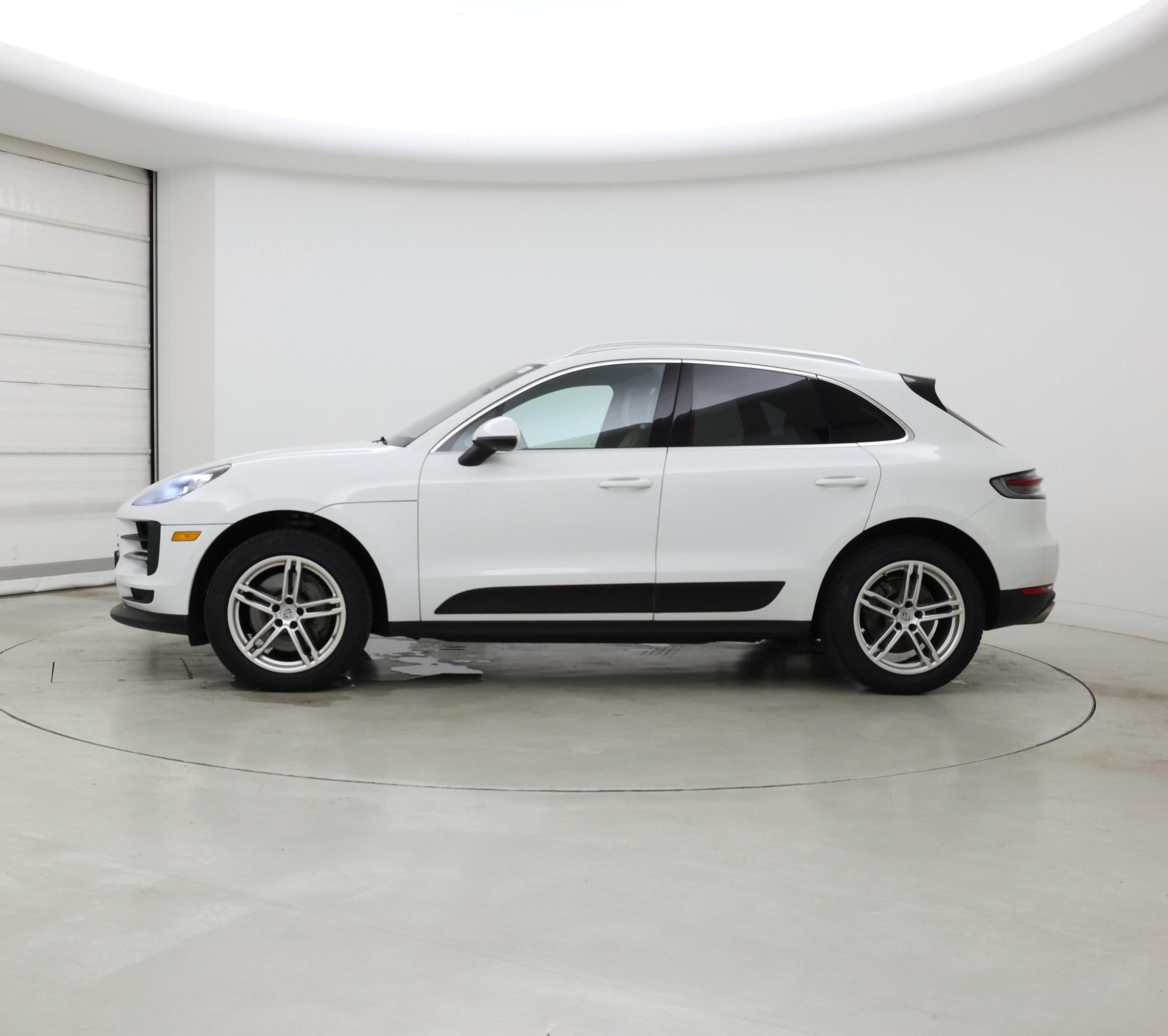 Thumbnail: 2020 Porsche Macan - 3