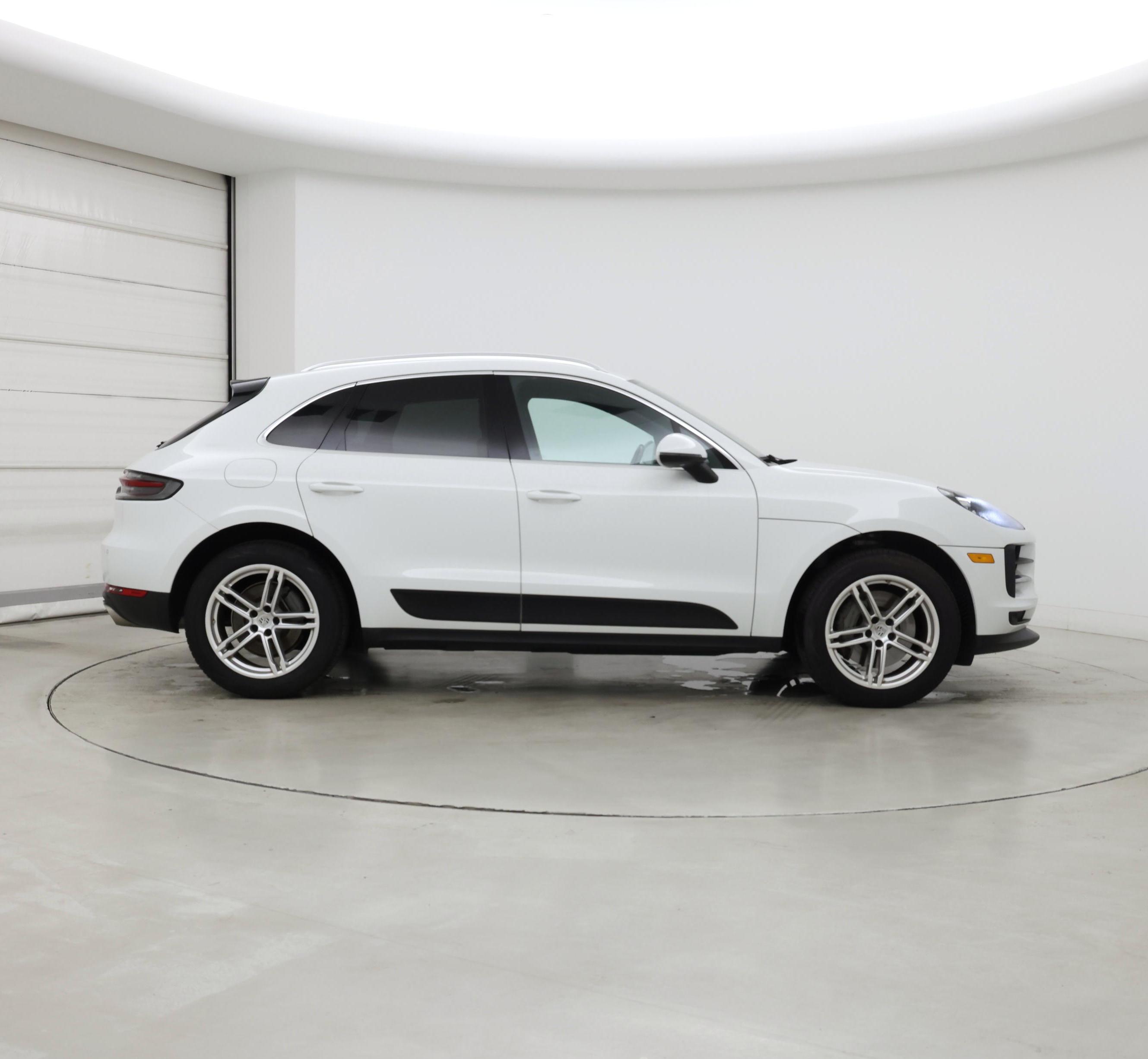 Thumbnail: 2020 Porsche Macan - 7