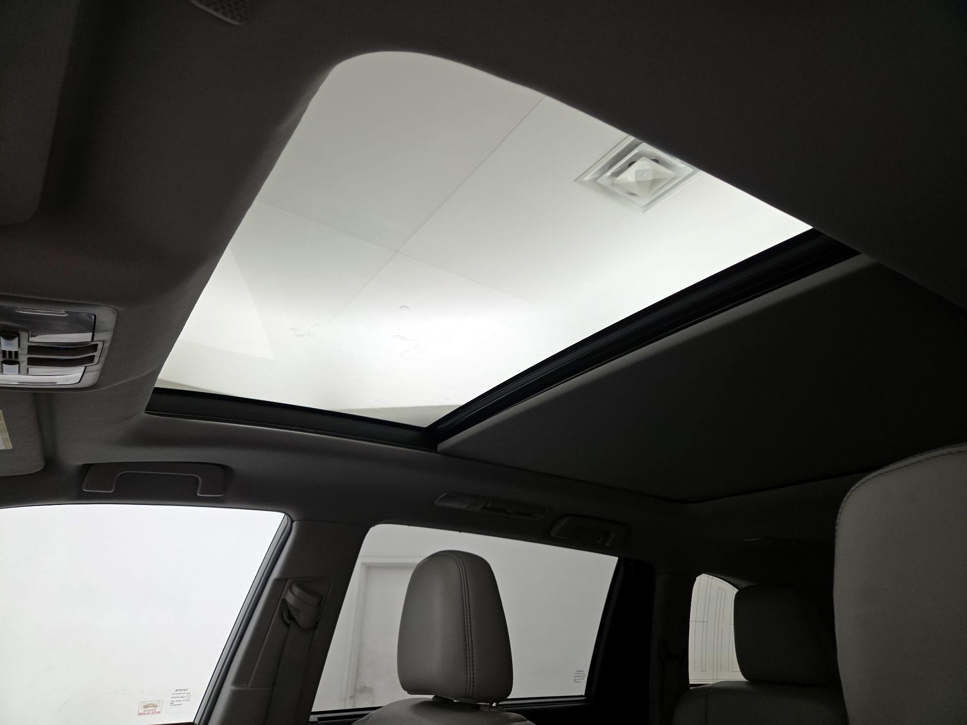 Thumbnail: 2019 Toyota Highlander - 20
