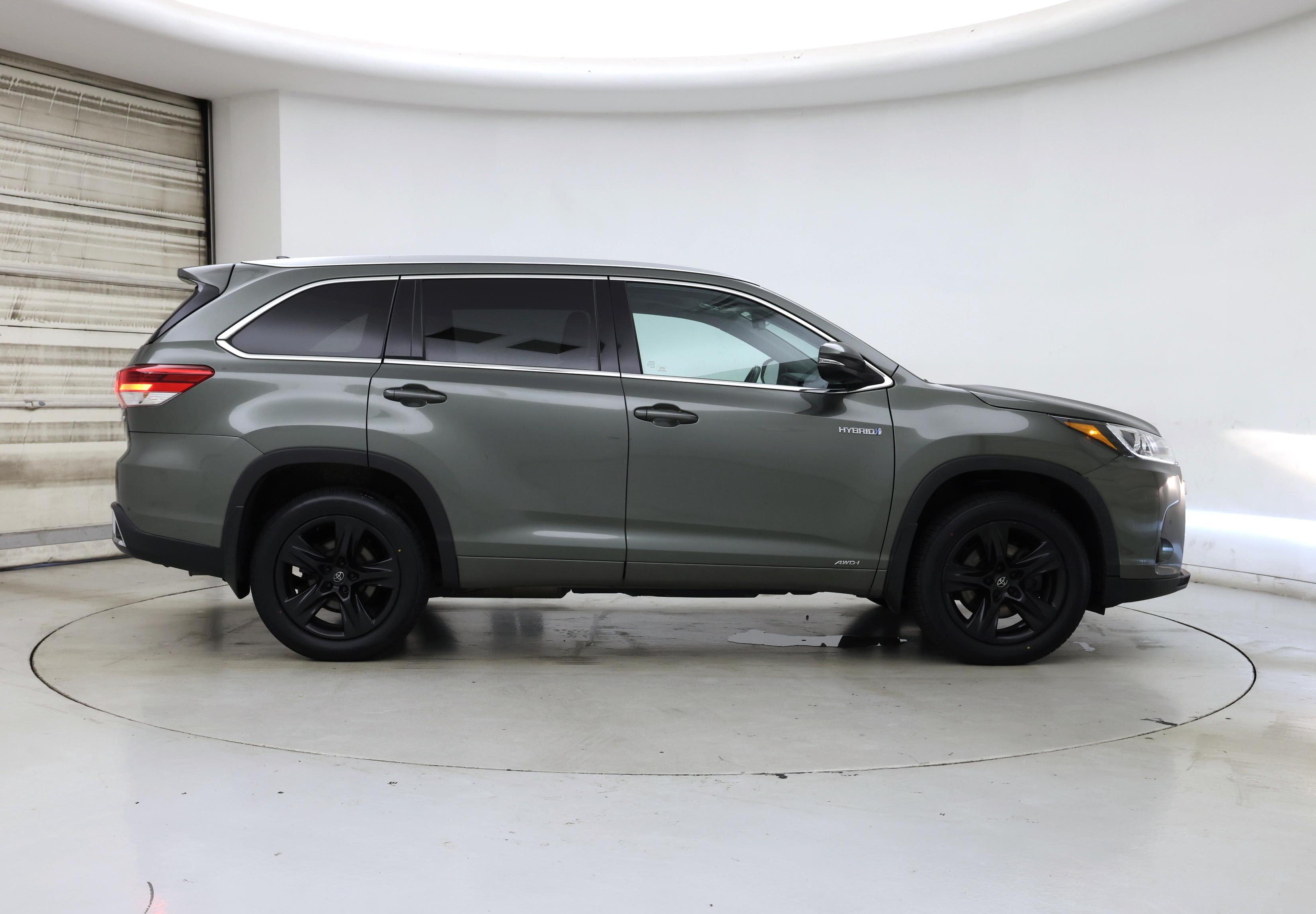 Thumbnail: 2019 Toyota Highlander - 7