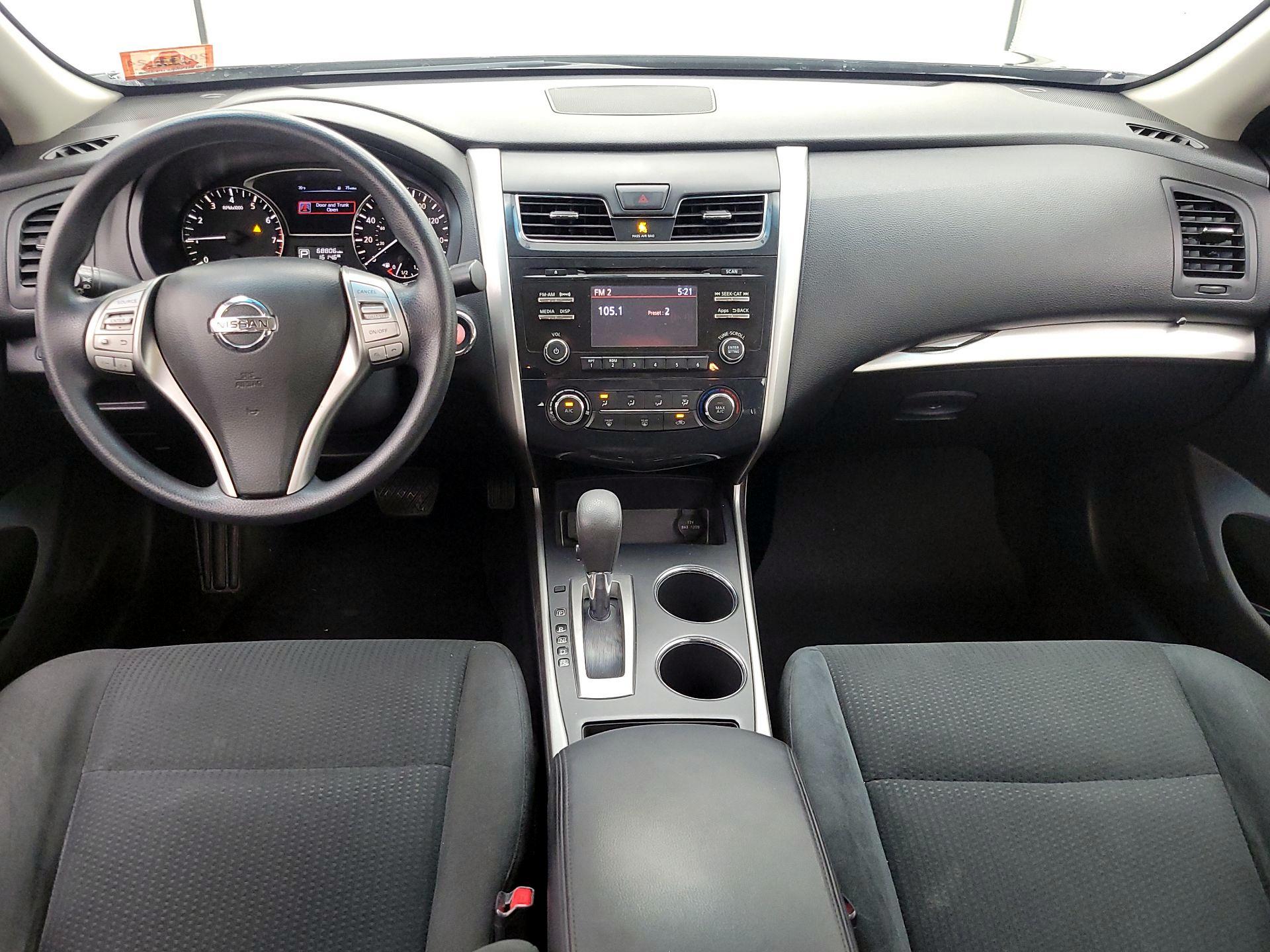 Thumbnail: 2015 Nissan Altima - 9