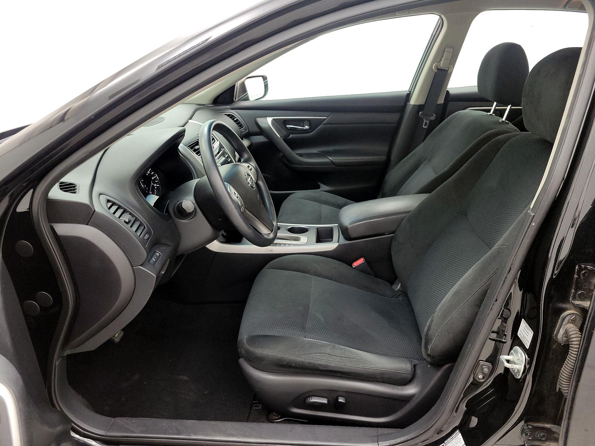 Thumbnail: 2015 Nissan Altima - 11