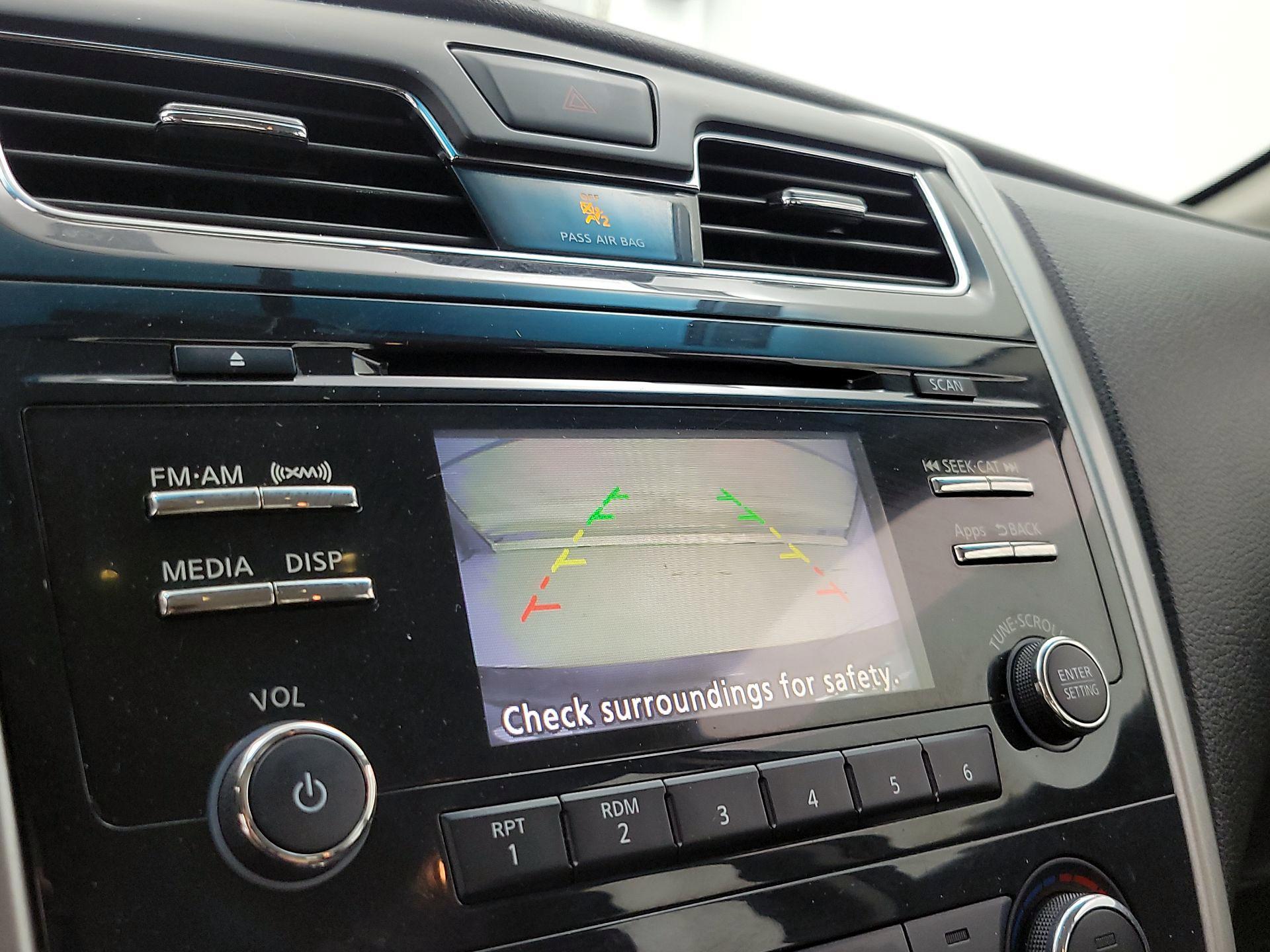 Thumbnail: 2015 Nissan Altima - 14
