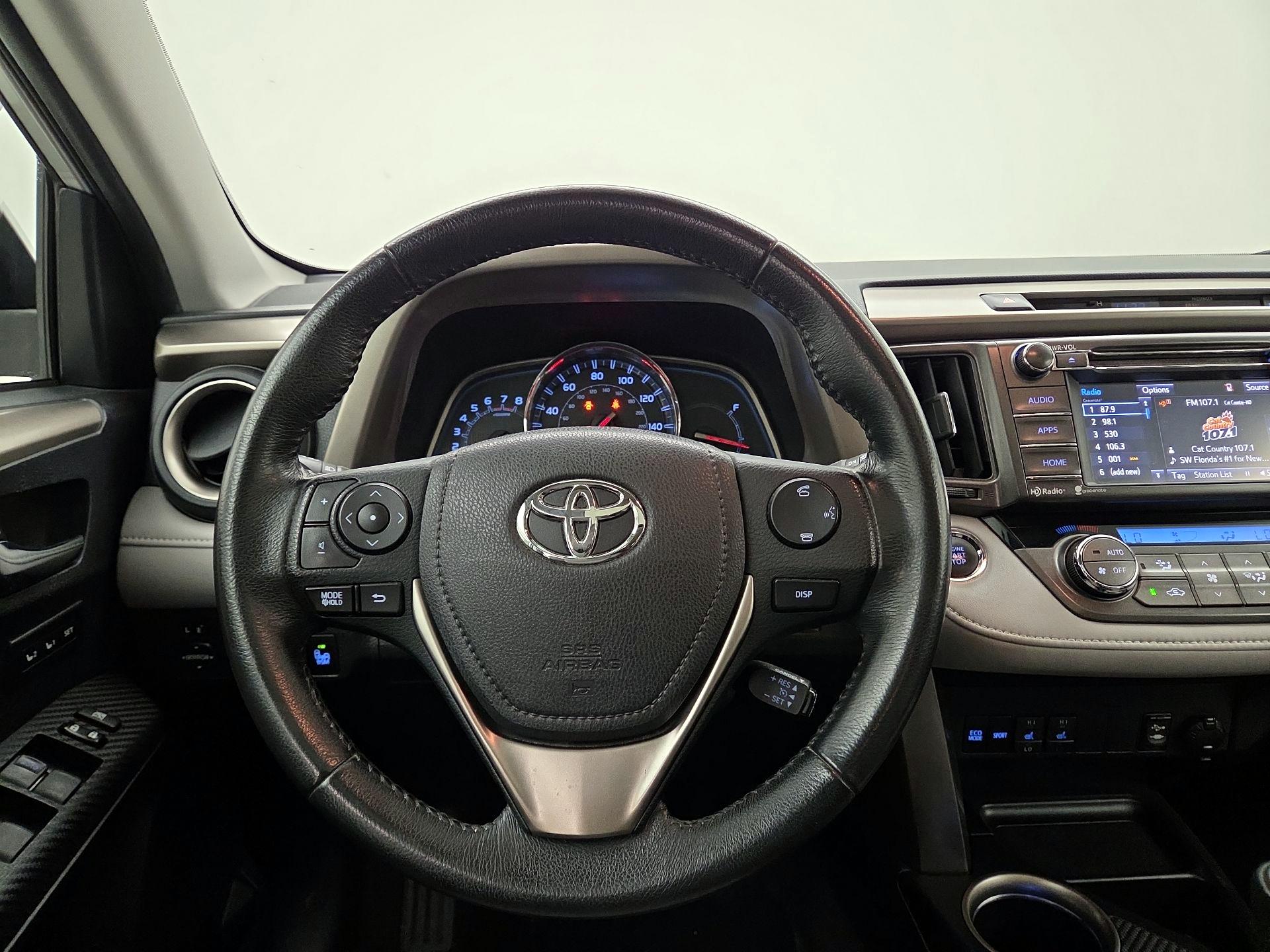 Thumbnail: 2015 Toyota RAV4 - 10