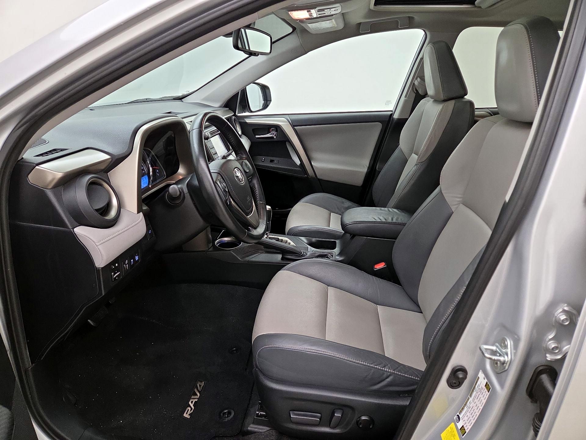 Thumbnail: 2015 Toyota RAV4 - 11