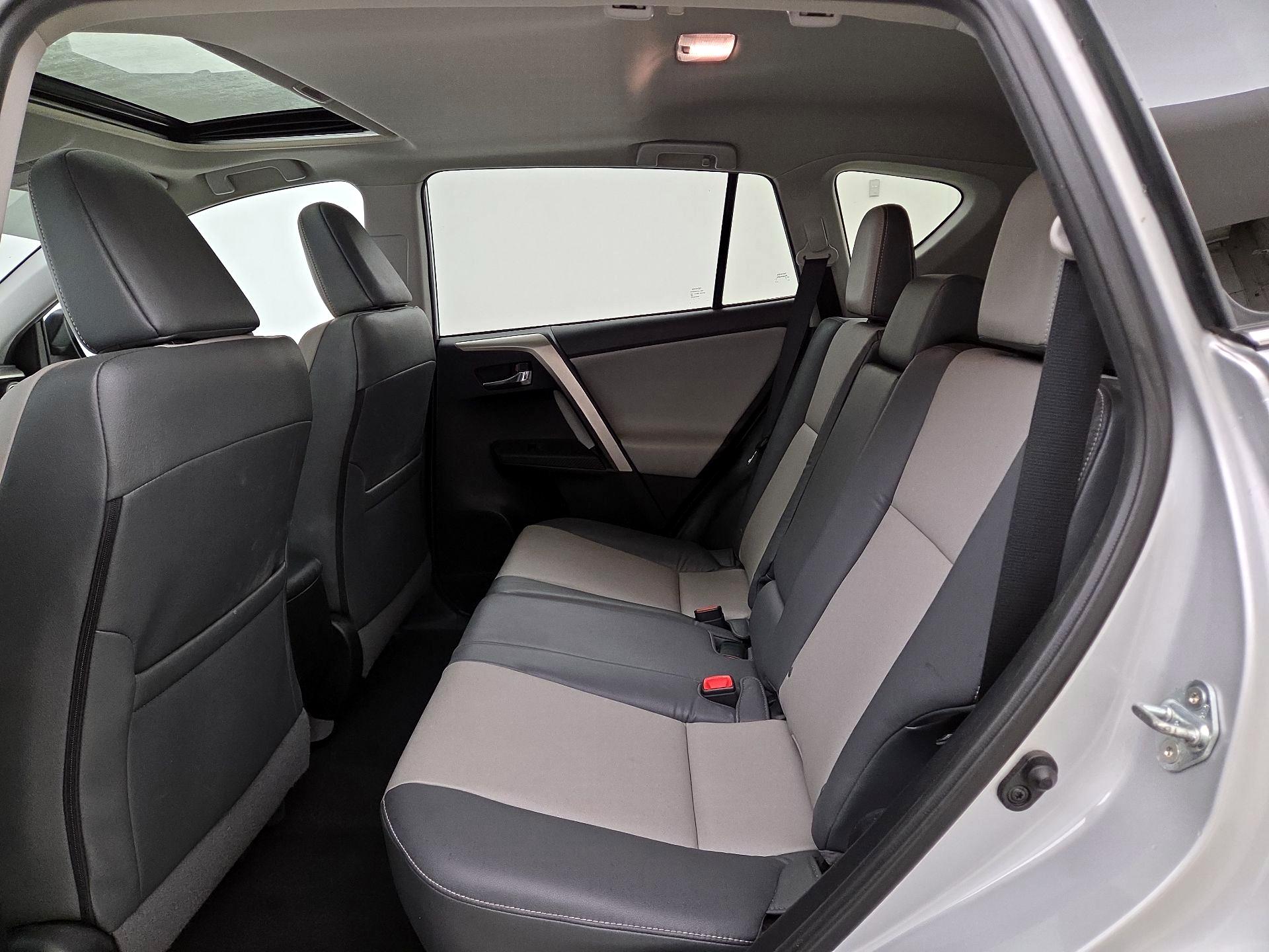 Thumbnail: 2015 Toyota RAV4 - 20