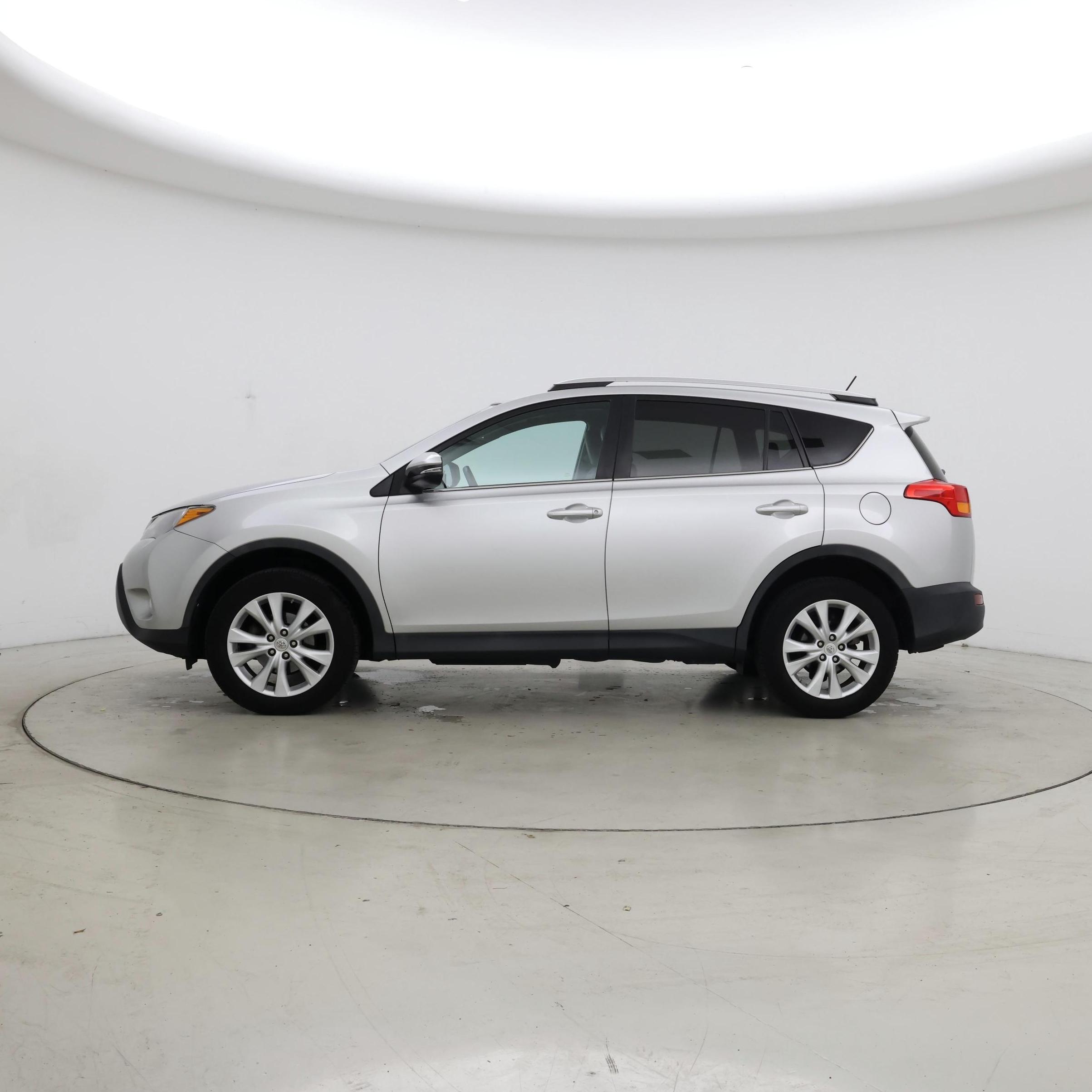 Thumbnail: 2015 Toyota RAV4 - 3