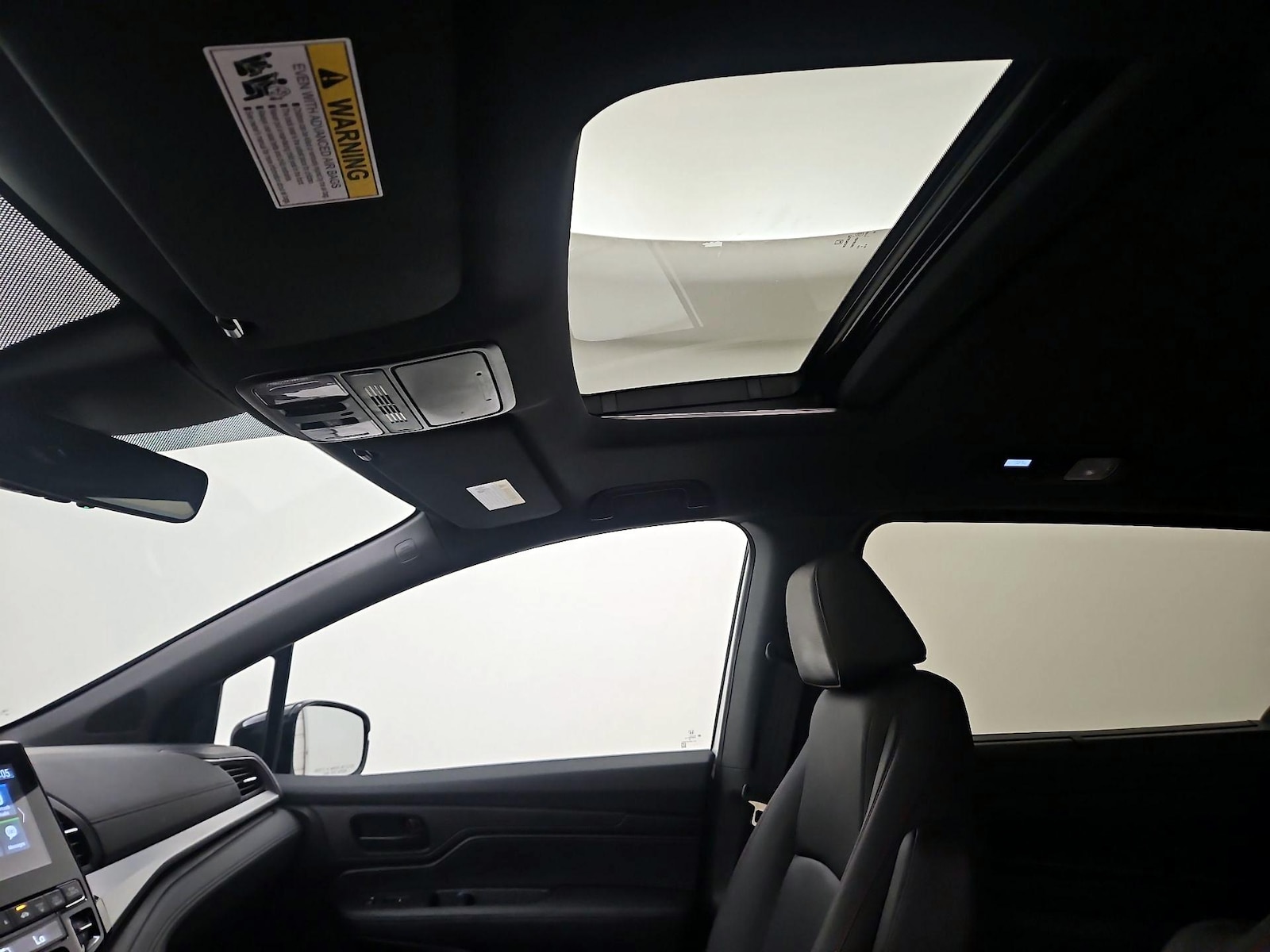 2024 Honda Odyssey SPORT - Photo 20