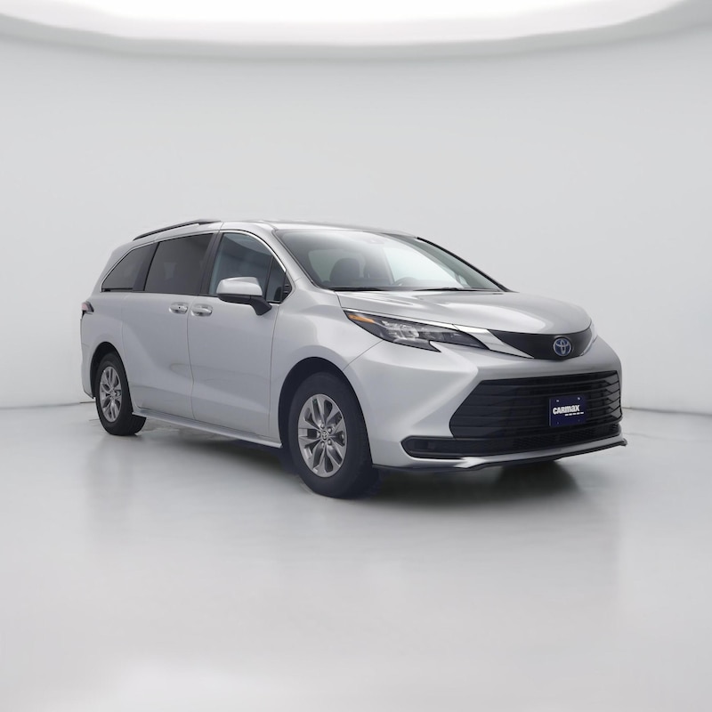 2025 Toyota Sienna LE