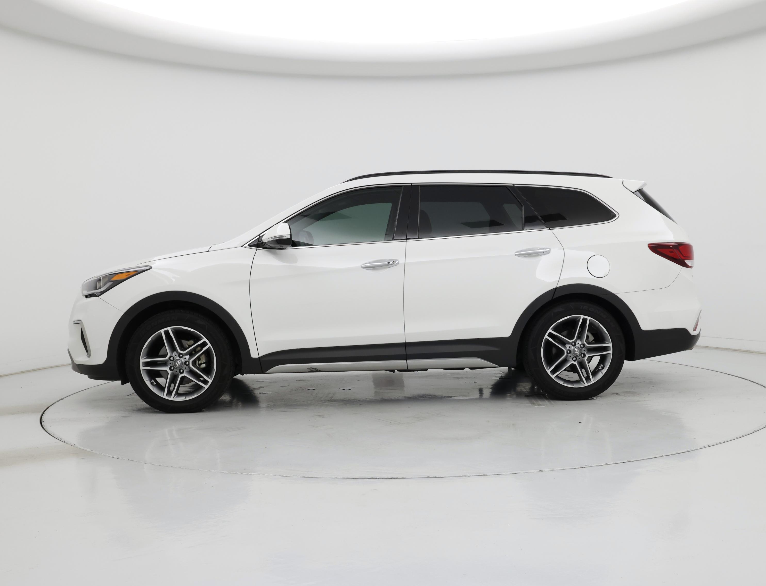 Thumbnail: 2019 Hyundai Santa Fe - 3