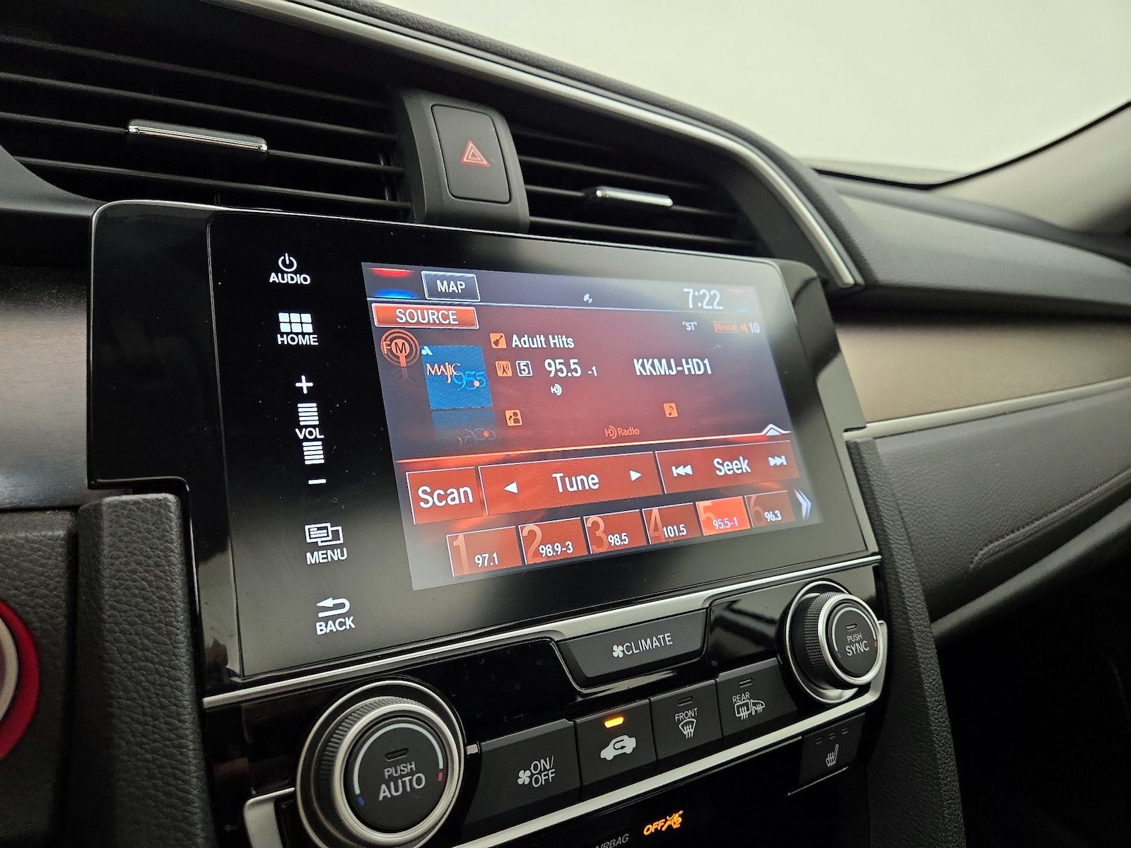 2016 Honda Civic Touring - Photo 17