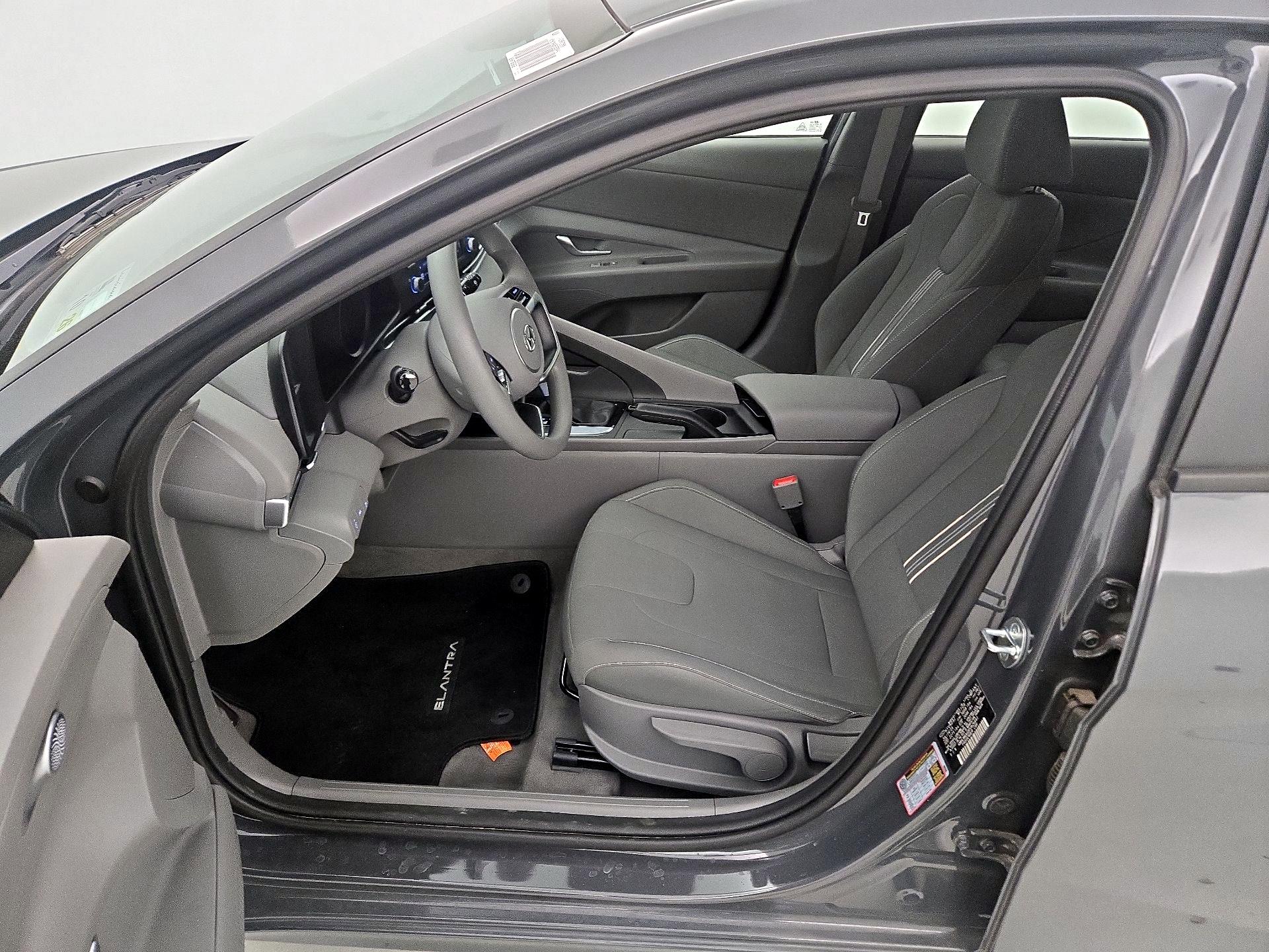 Thumbnail: 2023 Hyundai Elantra - 11