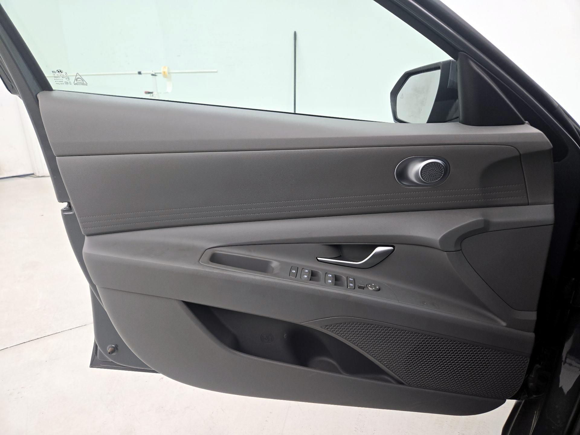Thumbnail: 2023 Hyundai Elantra - 12