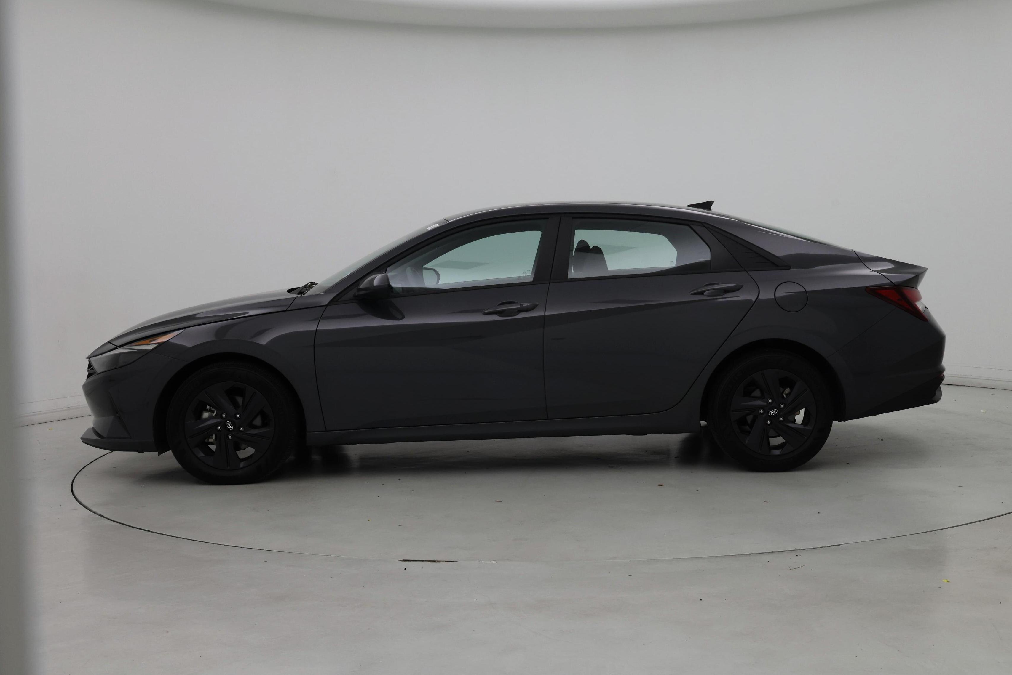 Thumbnail: 2023 Hyundai Elantra - 3