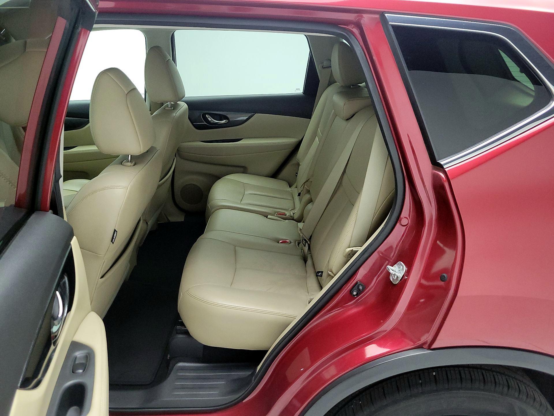 Thumbnail: 2016 Nissan Rogue - 17