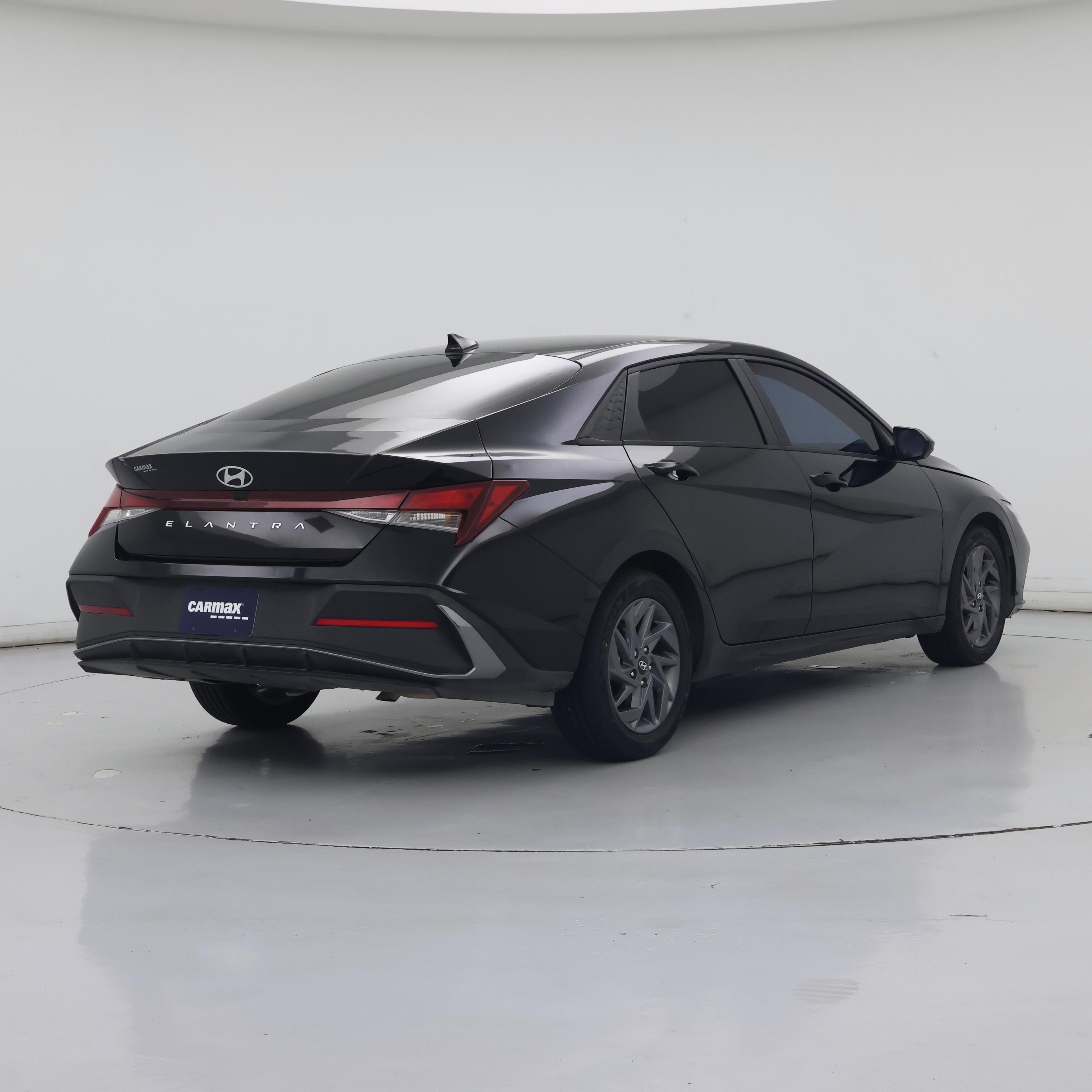 Thumbnail: 2024 Hyundai Elantra - 8