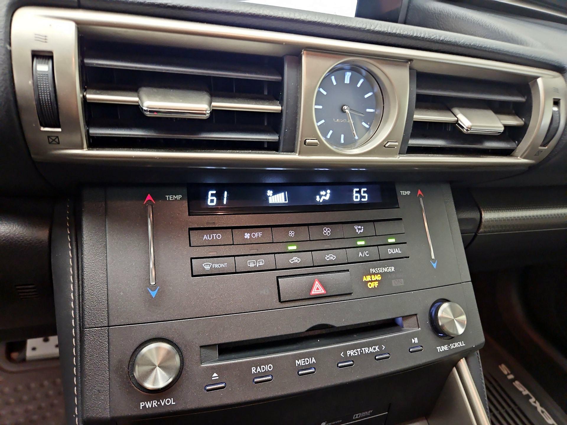 Thumbnail: 2015 Lexus IS - 17