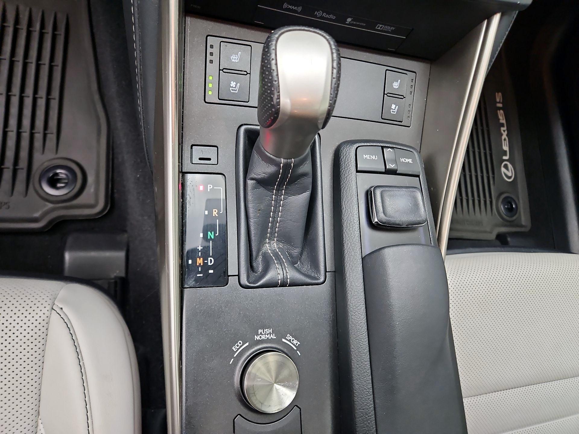 Thumbnail: 2015 Lexus IS - 18