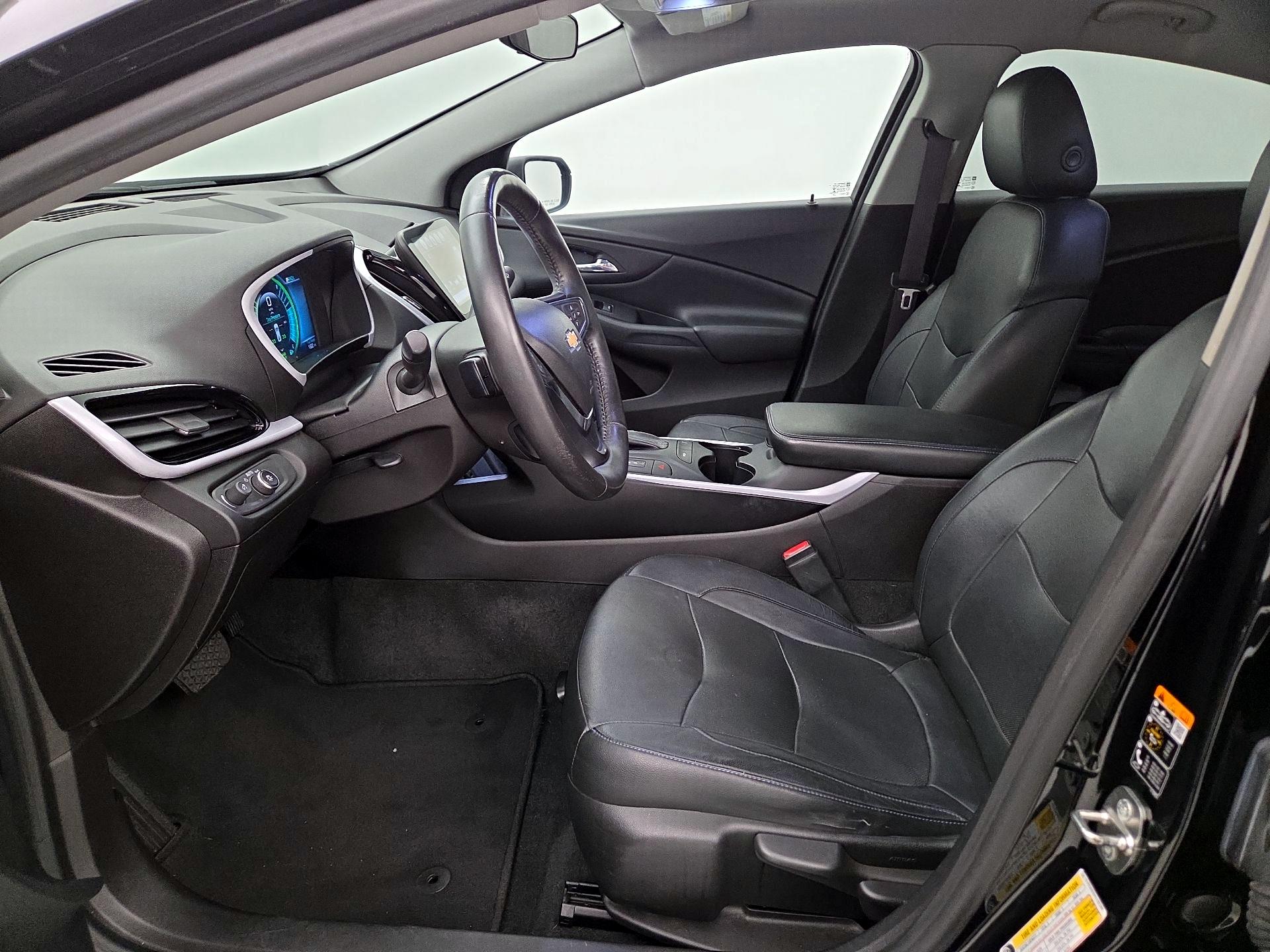 Thumbnail: 2017 Chevrolet Volt - 11