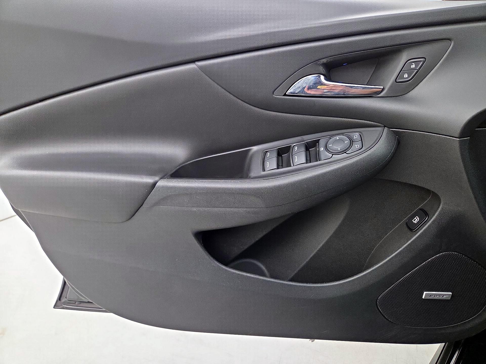 Thumbnail: 2017 Chevrolet Volt - 12