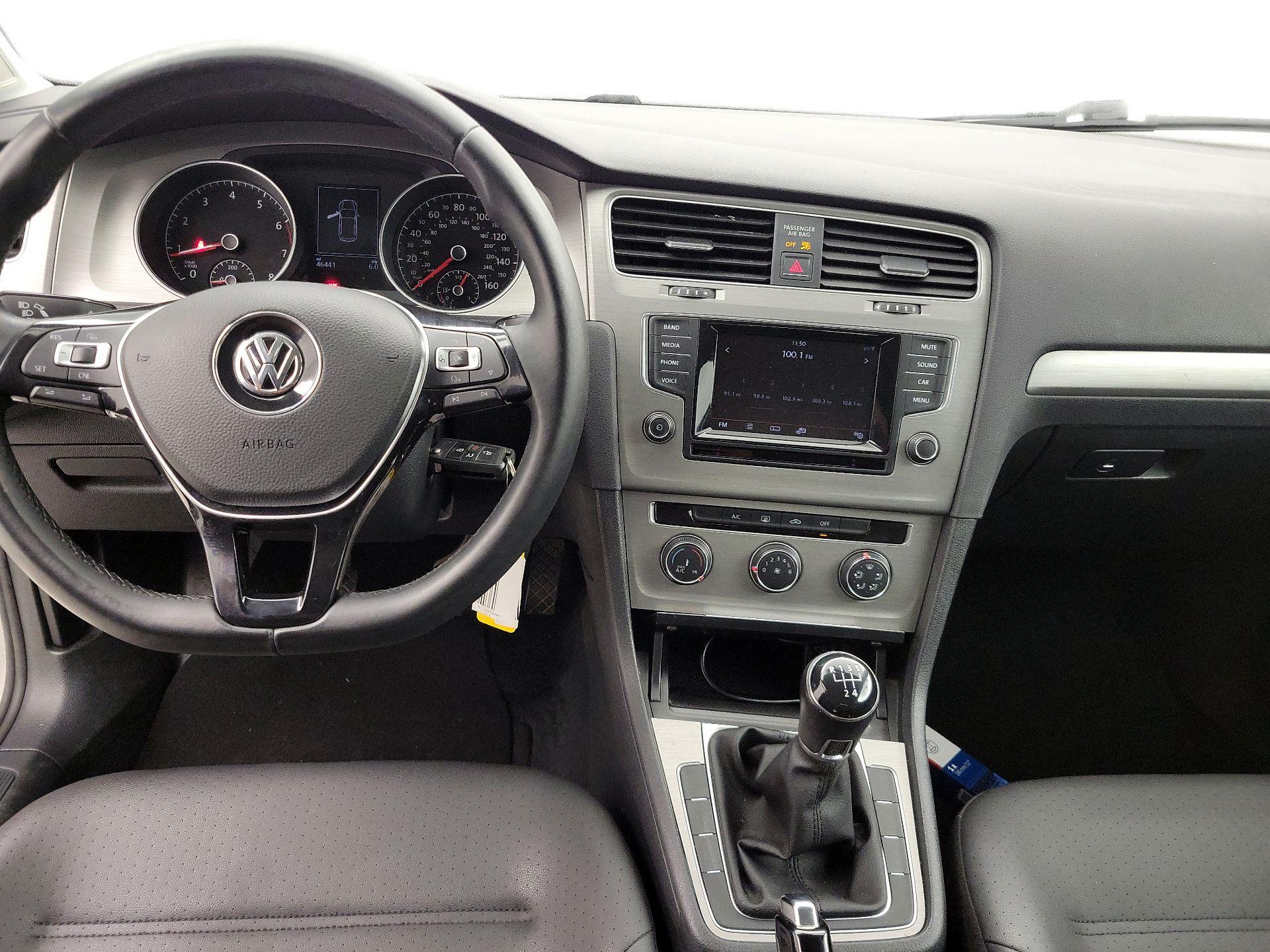 Thumbnail: 2015 Volkswagen Golf - 9