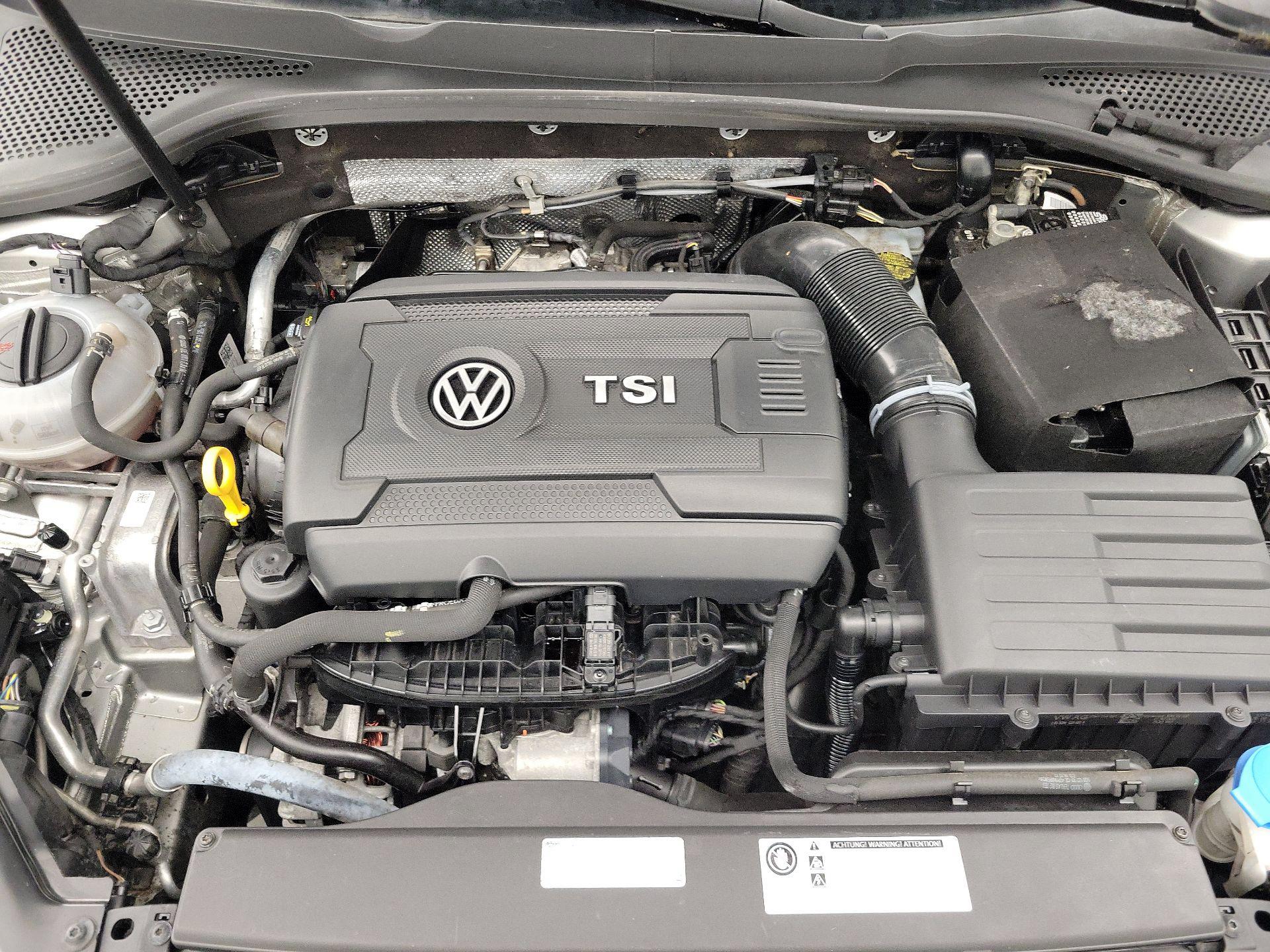 Thumbnail: 2015 Volkswagen Golf - 20