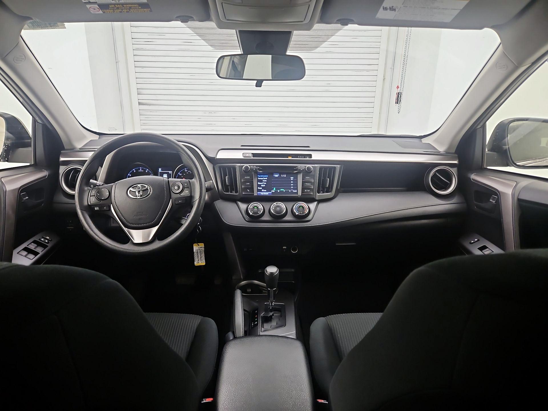 Thumbnail: 2018 Toyota RAV4 - 9