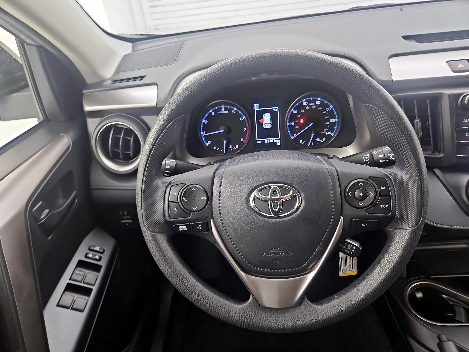 Thumbnail: 2018 Toyota RAV4 - 10