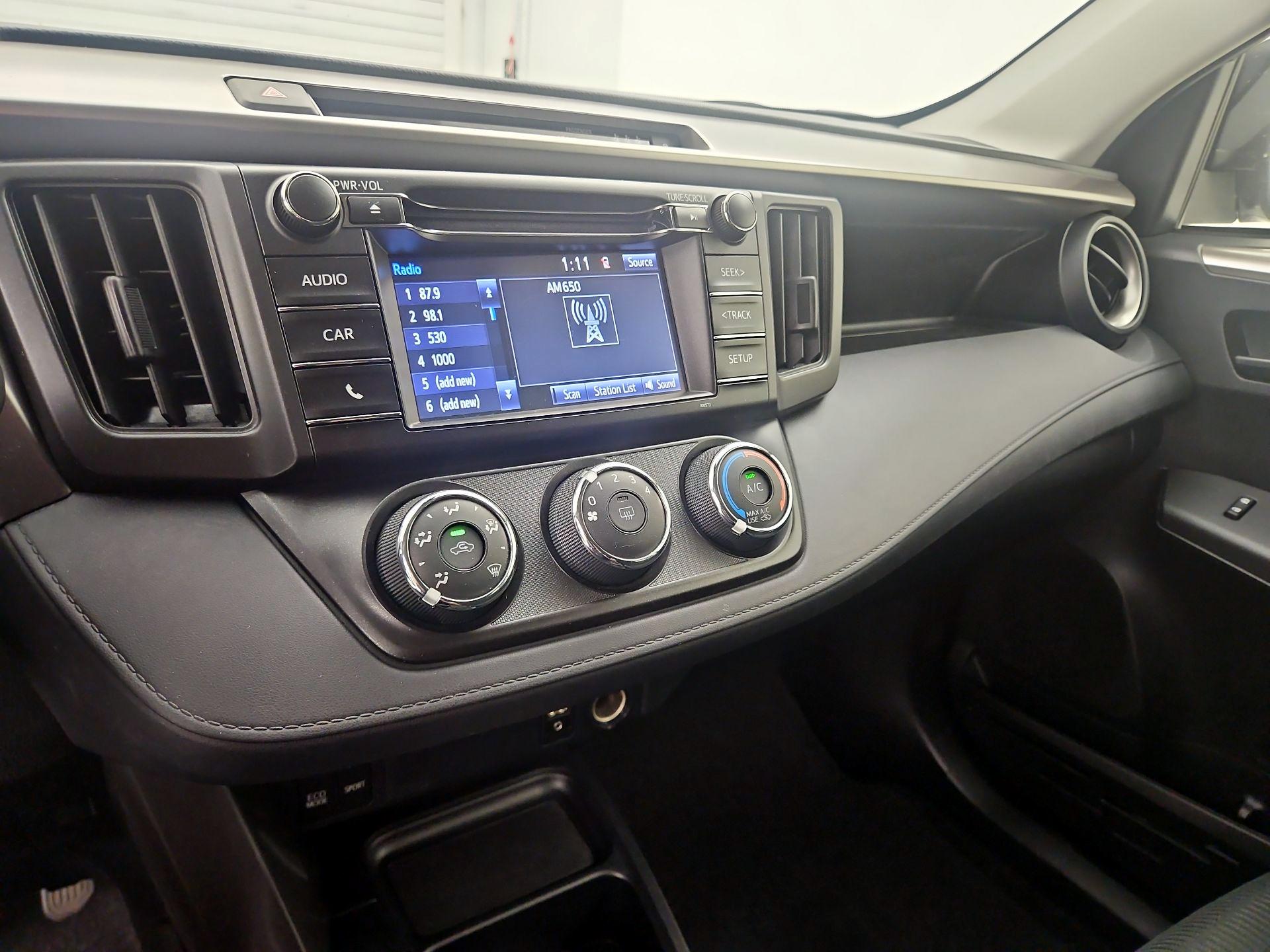 Thumbnail: 2018 Toyota RAV4 - 15