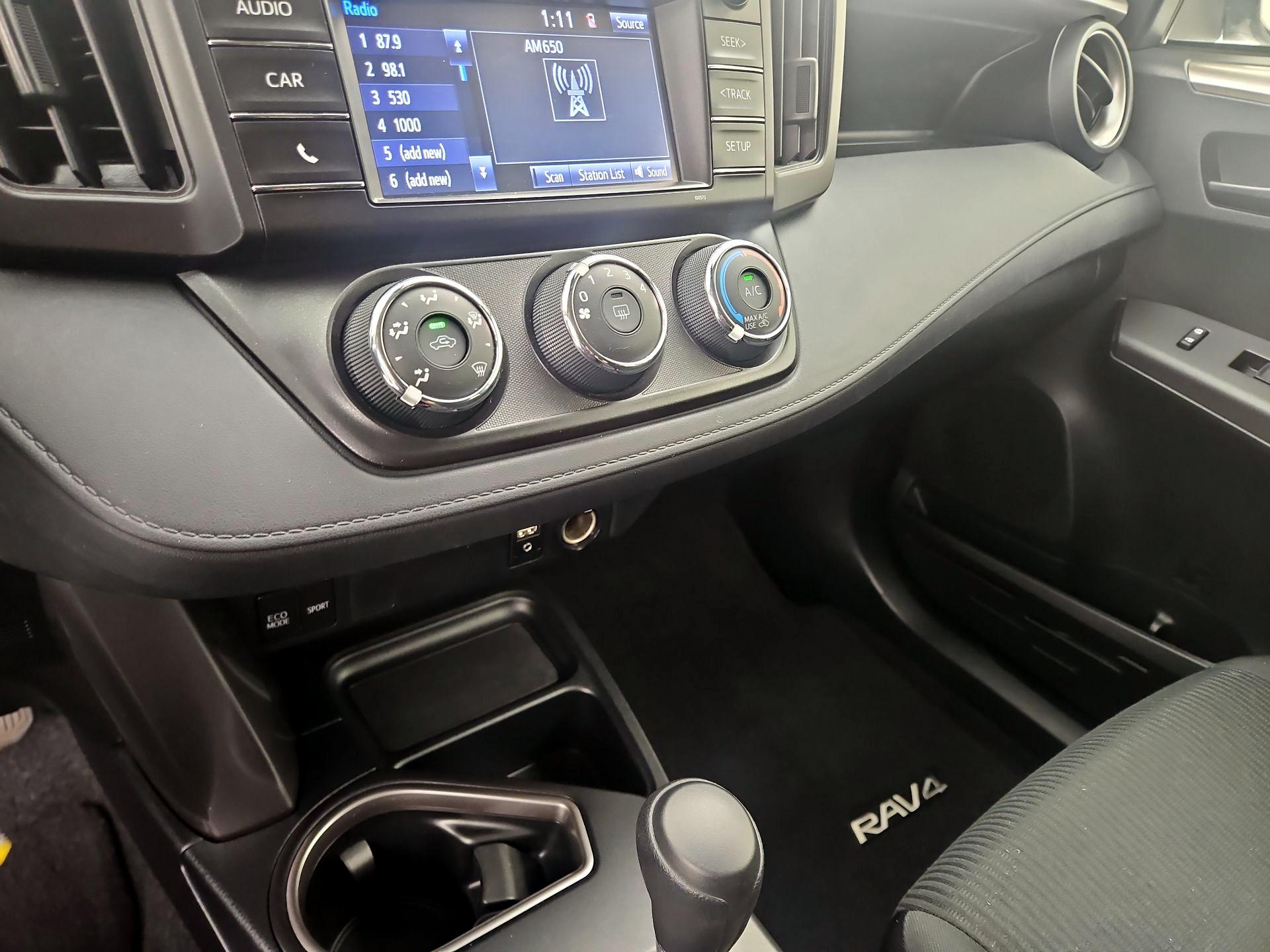 Thumbnail: 2018 Toyota RAV4 - 16