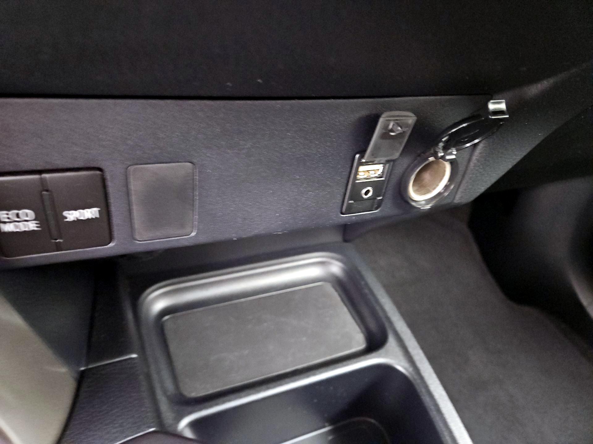 Thumbnail: 2018 Toyota RAV4 - 18