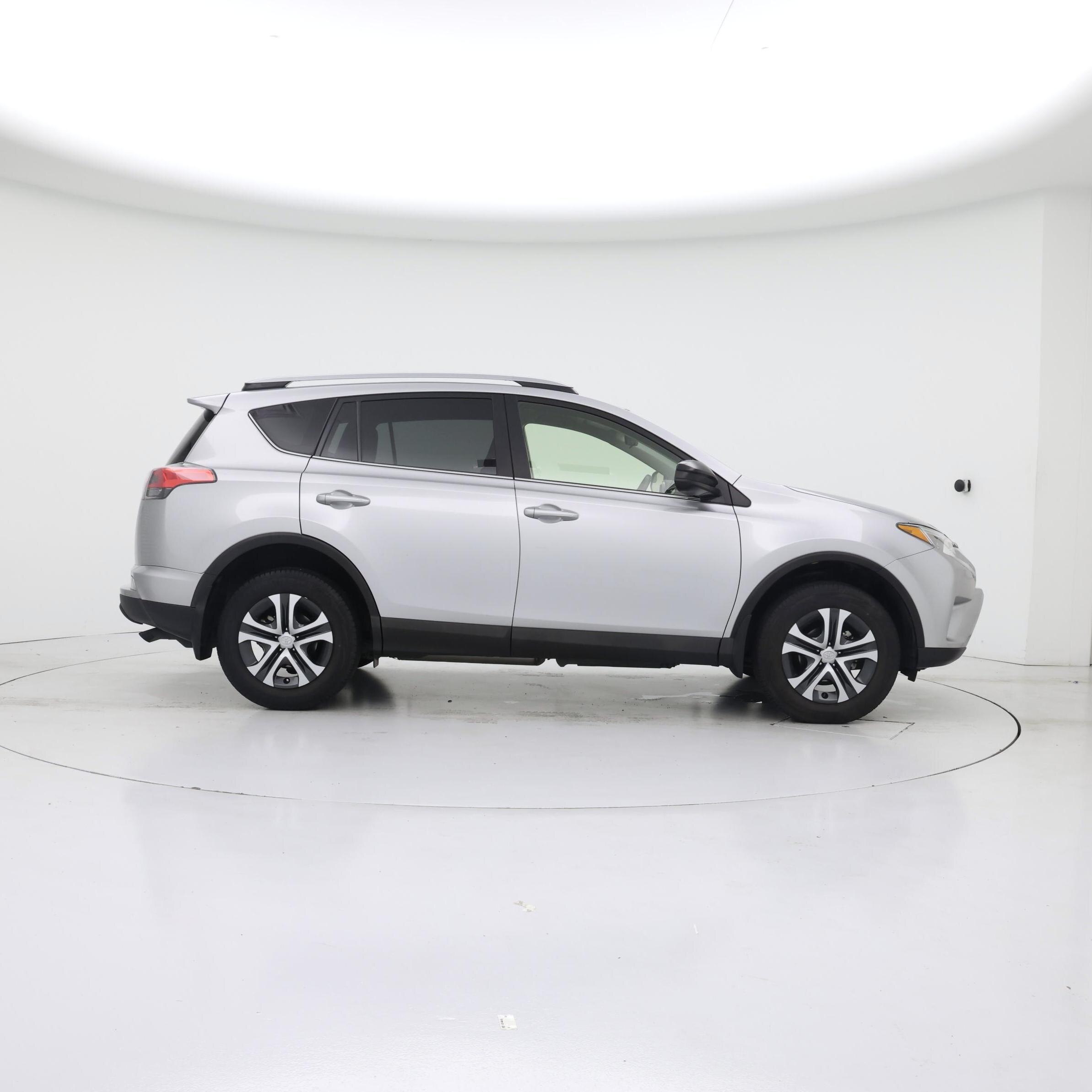 Thumbnail: 2018 Toyota RAV4 - 7