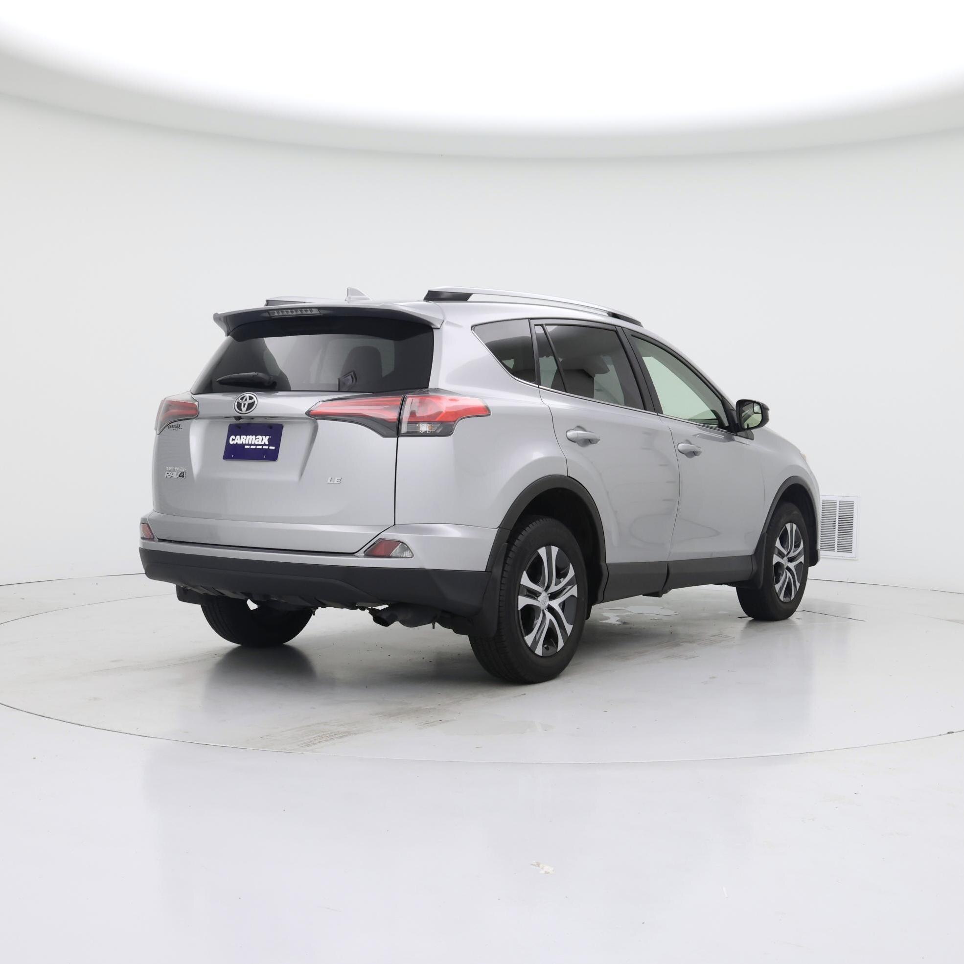 Thumbnail: 2018 Toyota RAV4 - 8