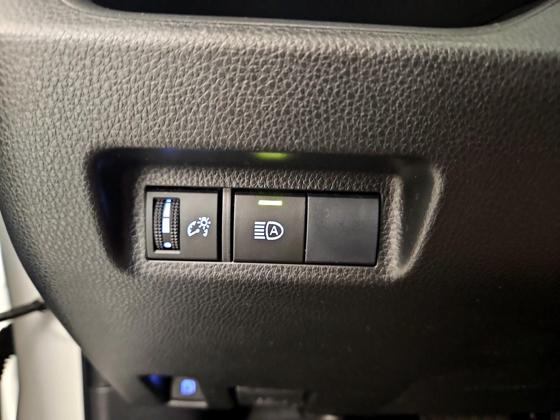 Thumbnail: 2019 Toyota RAV4 - 13