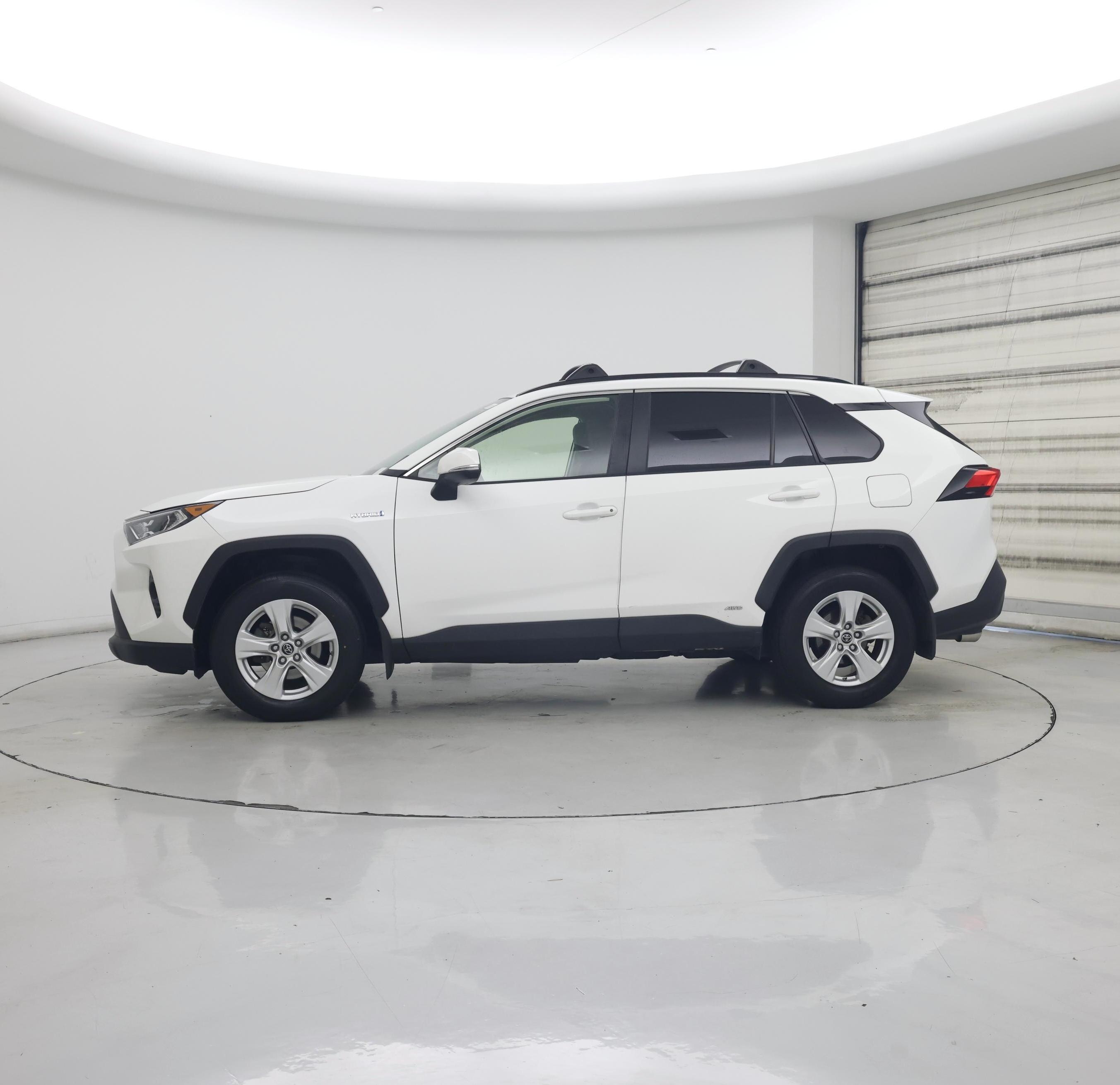 Thumbnail: 2019 Toyota RAV4 - 3