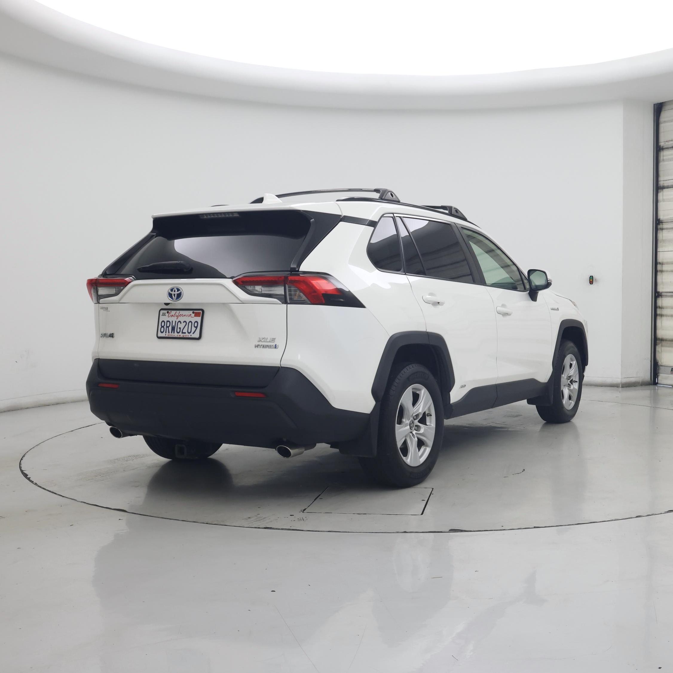 Thumbnail: 2019 Toyota RAV4 - 8