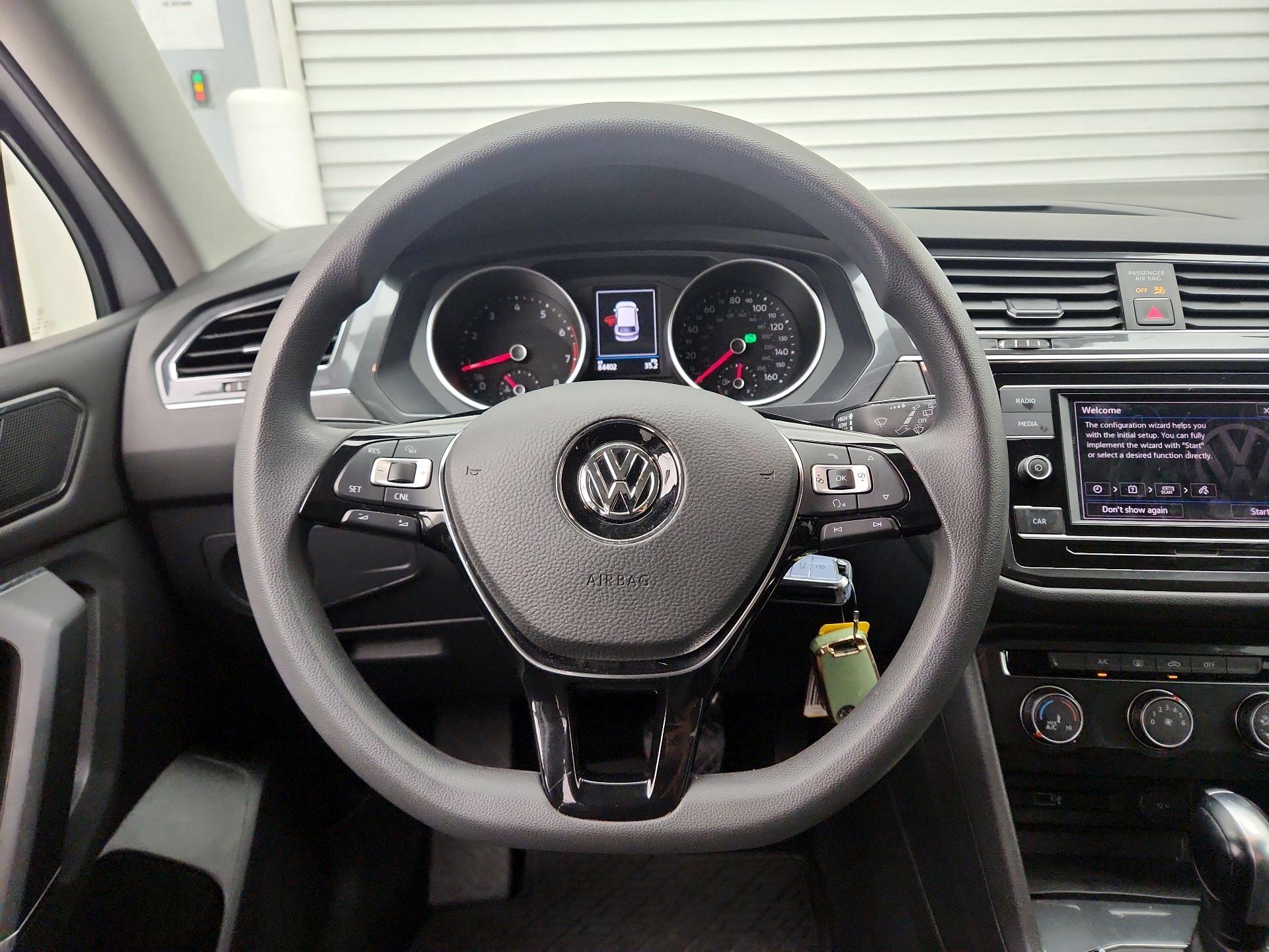 Thumbnail: 2018 Volkswagen Tiguan - 10