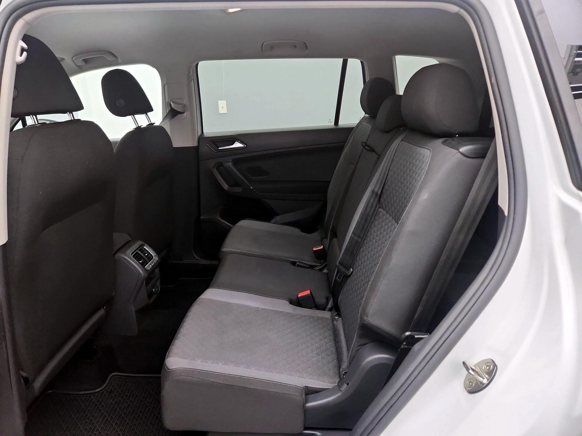 Thumbnail: 2018 Volkswagen Tiguan - 19
