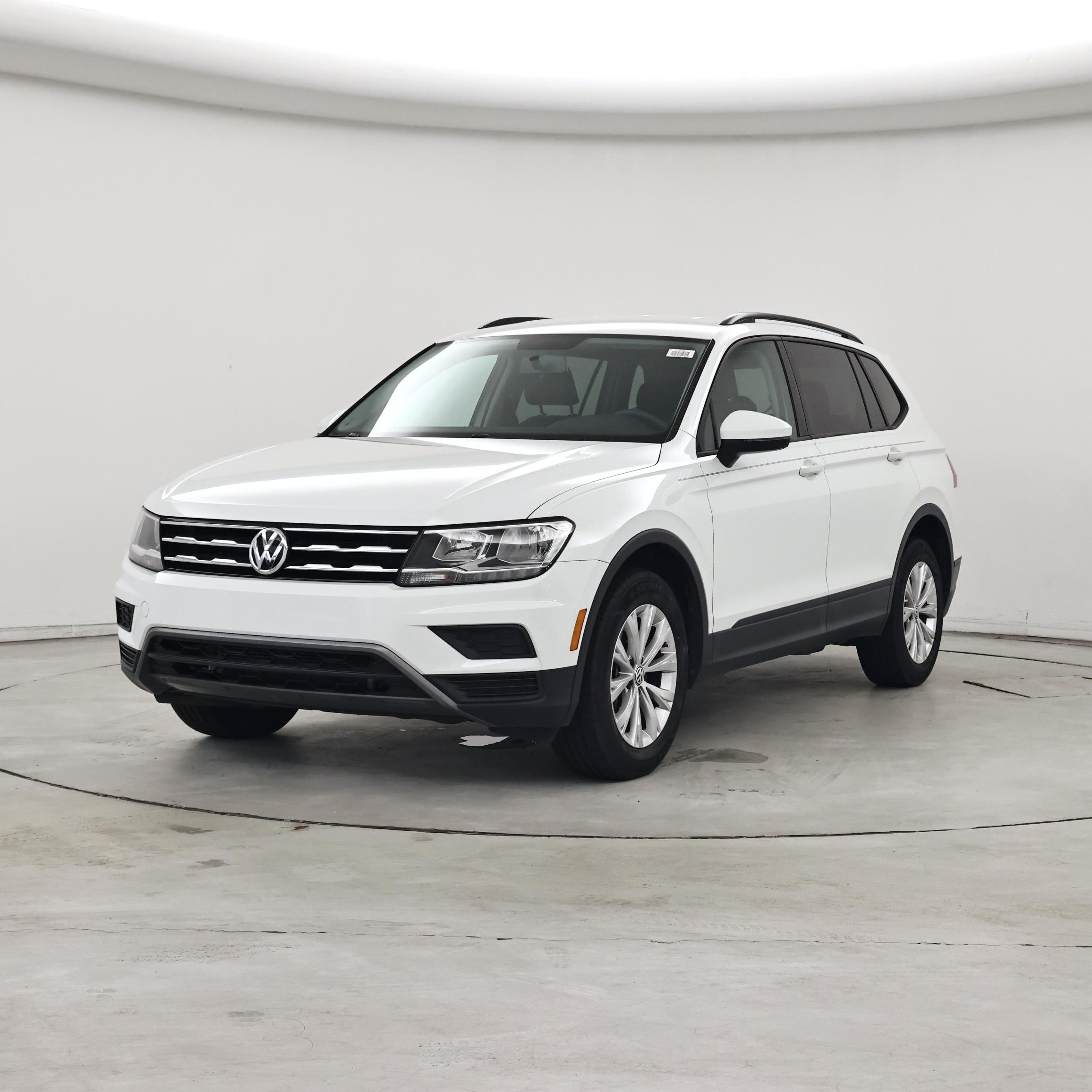 Thumbnail: 2018 Volkswagen Tiguan - 4