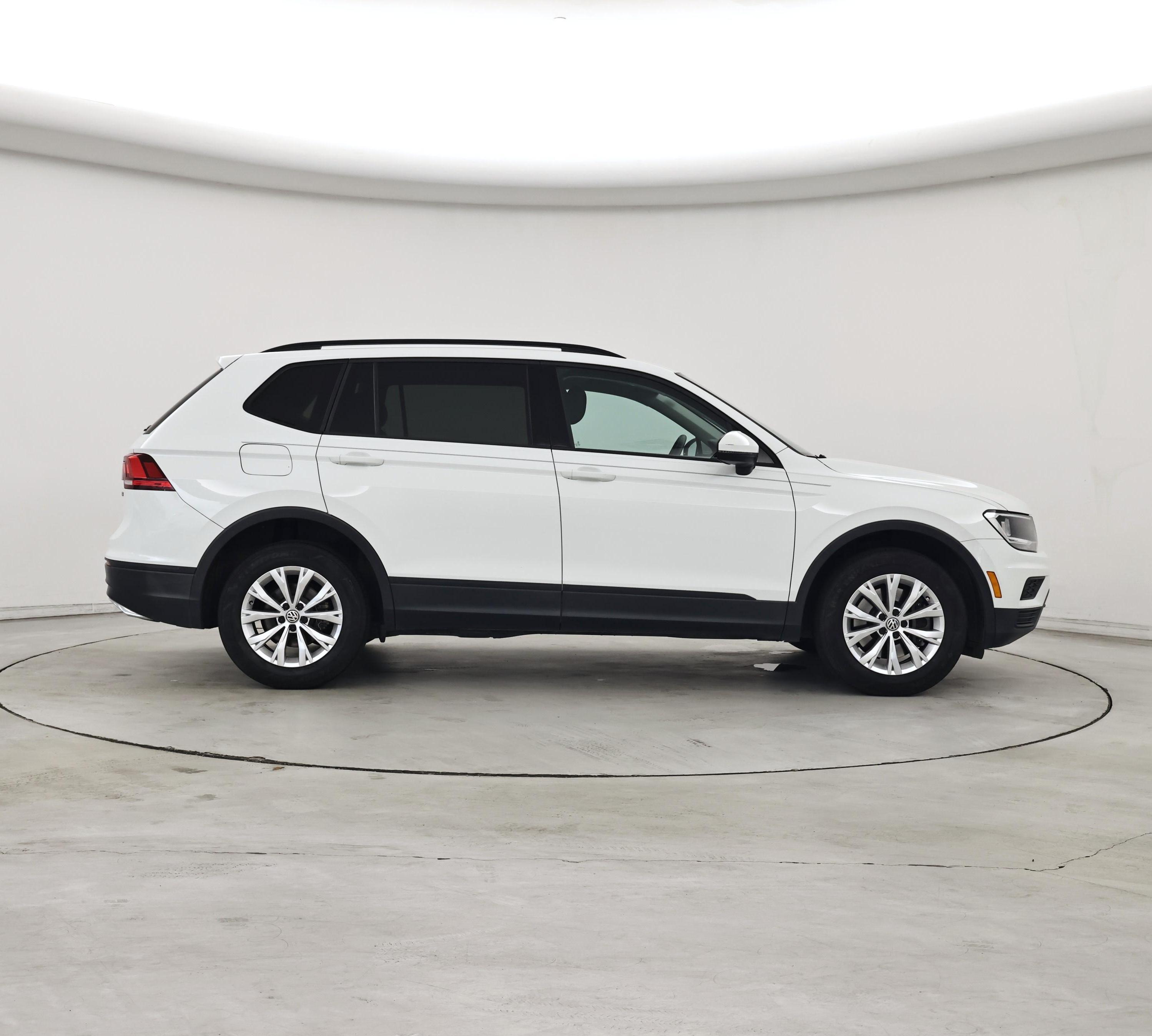 Thumbnail: 2018 Volkswagen Tiguan - 7