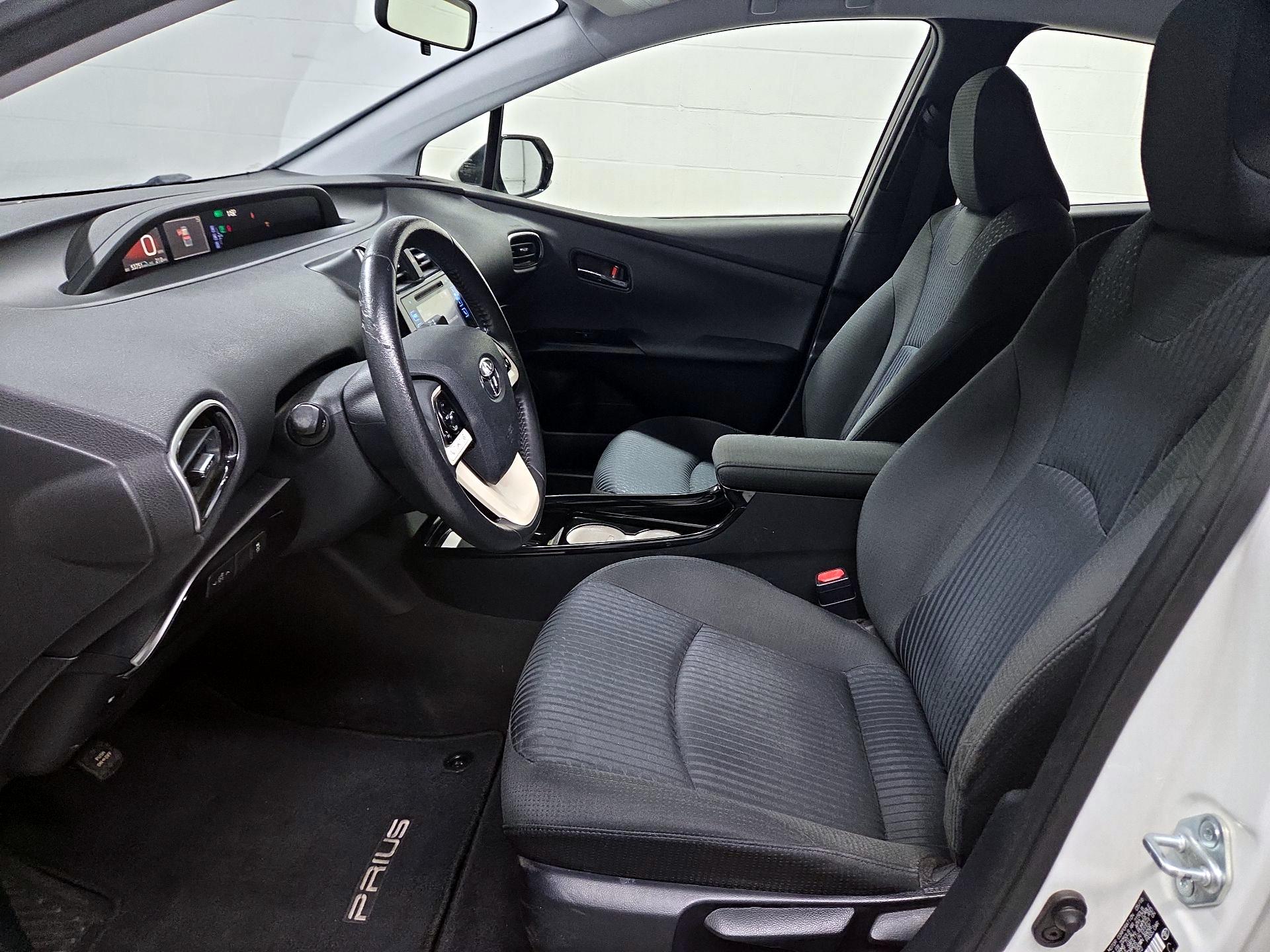 Thumbnail: 2016 Toyota Prius - 11