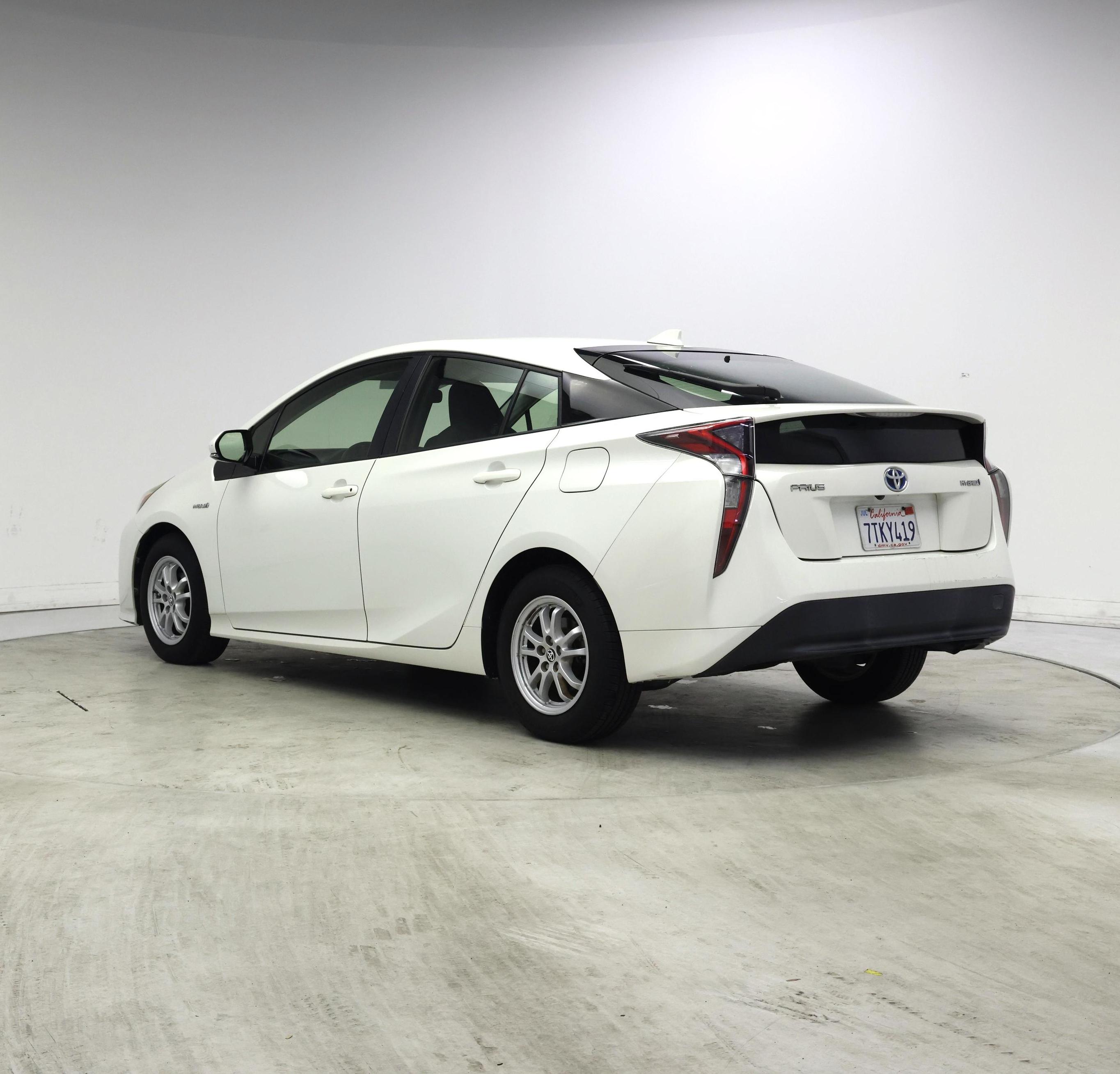 Thumbnail: 2016 Toyota Prius - 2