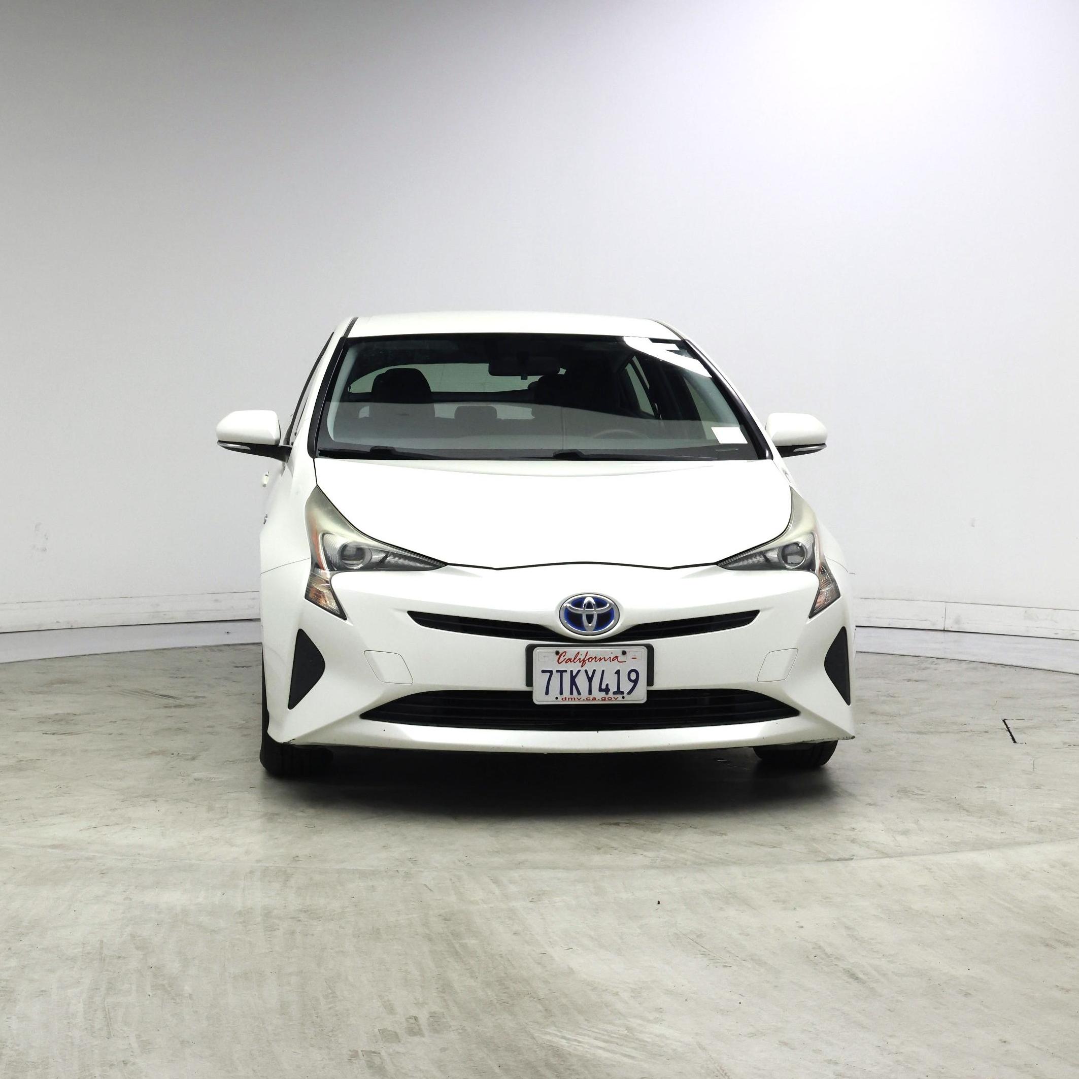 Thumbnail: 2016 Toyota Prius - 5
