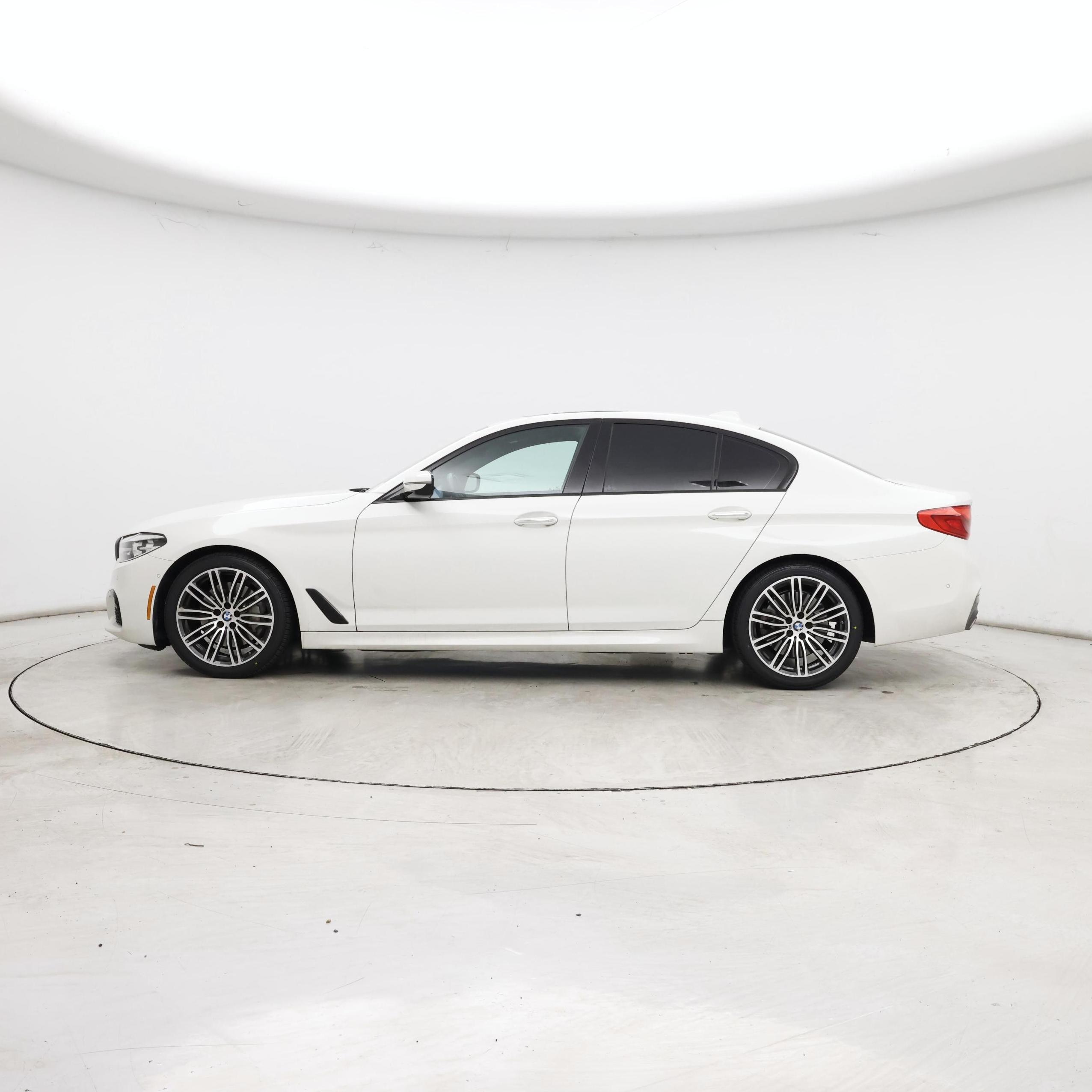 Thumbnail: 2018 BMW 5 Series - 3